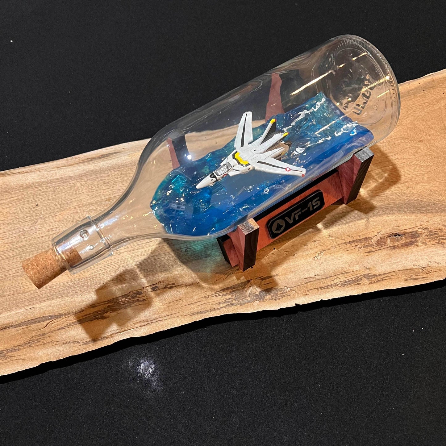 Macross Robotech VF-1S Skull Leader in a Bottle -