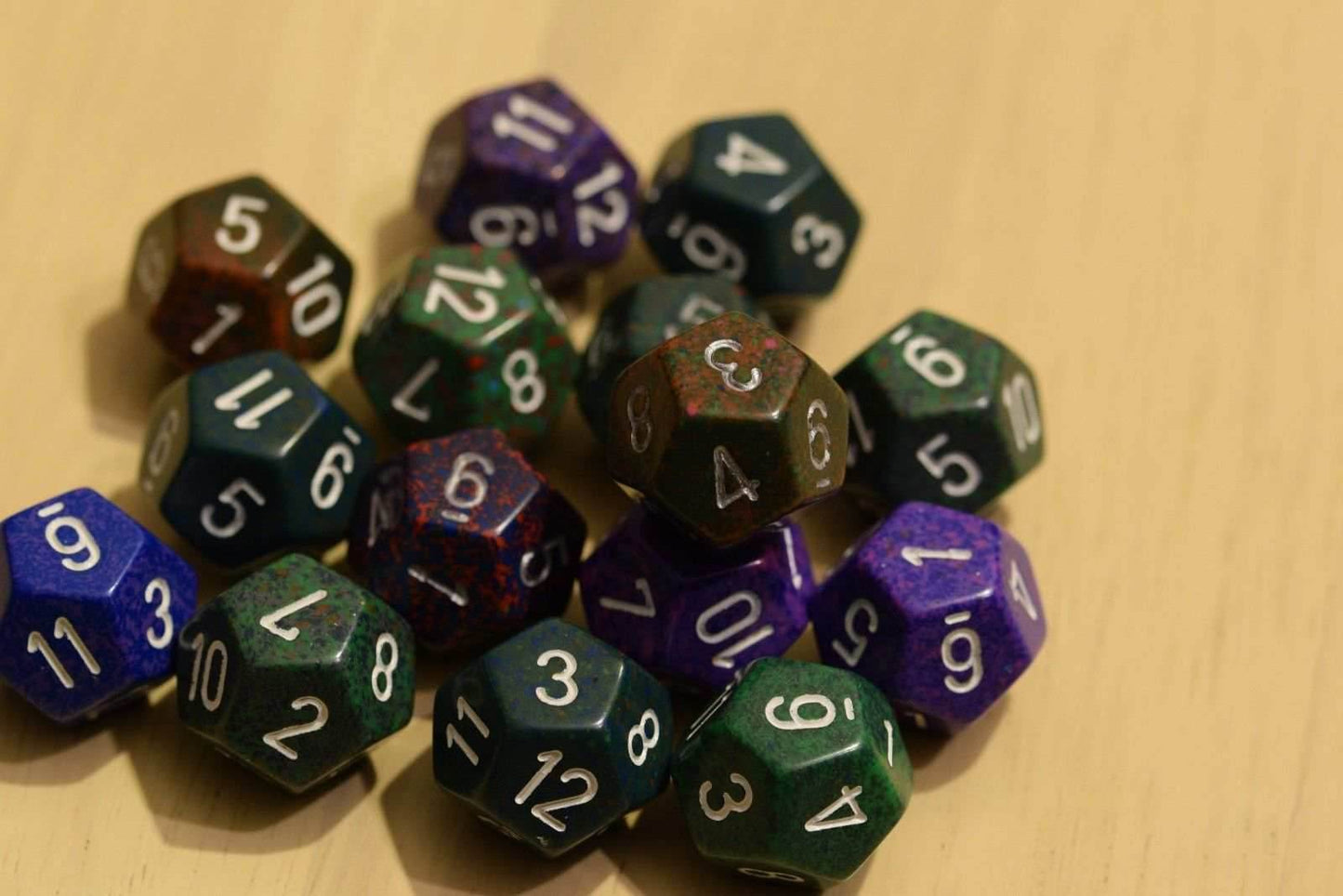 Random Set of 18mm d12 Twelve Sided RPG Dungeons and Dragons Dice (6) Chessex -