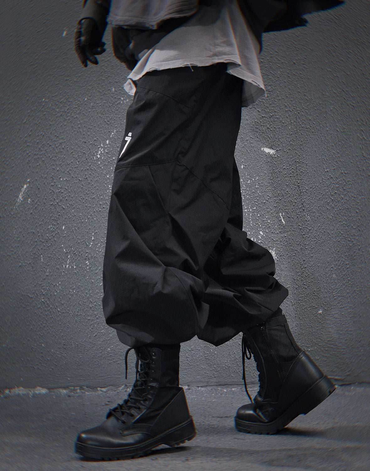 HiP81 Black I-Tech Lightweight Pants - M