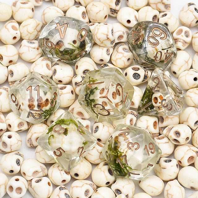Skull Dice w/ Moss Halloween Resin 7-Dice -