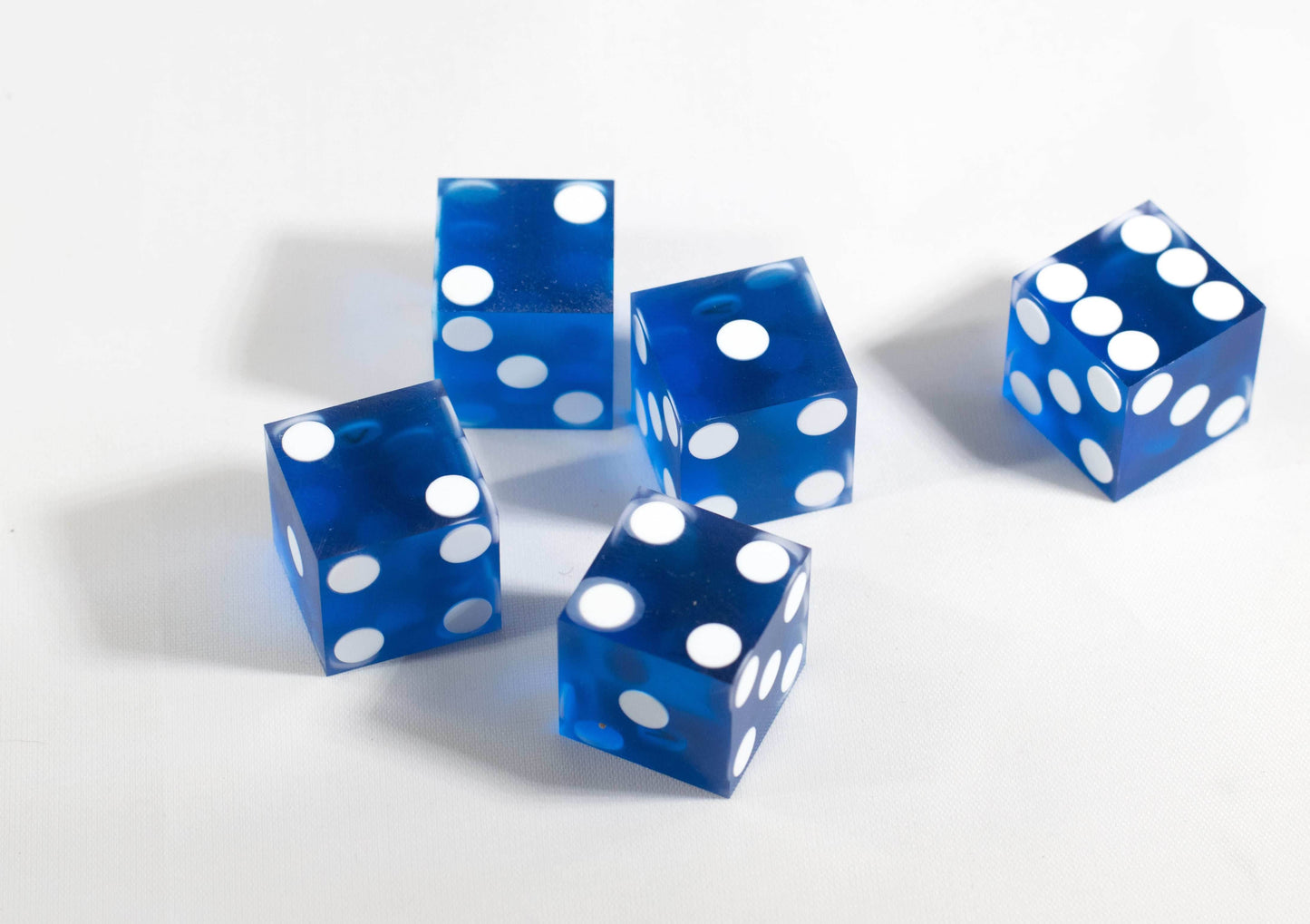 Dark Blue Casino Dice d6 19mm Razor Edge No Serial Numbers or Names Clean - 1 Die