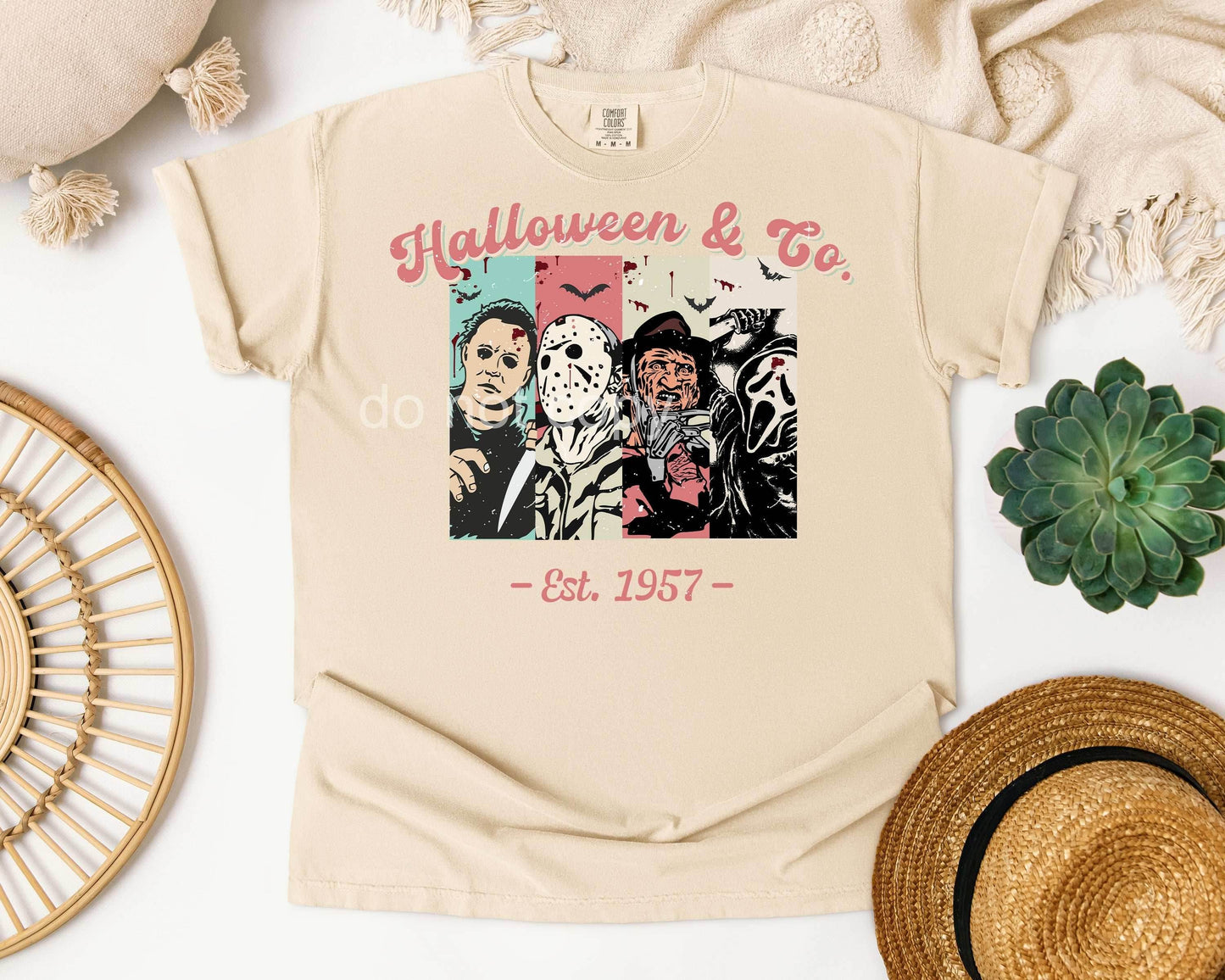 Halloween & Co Graphic Tee - S