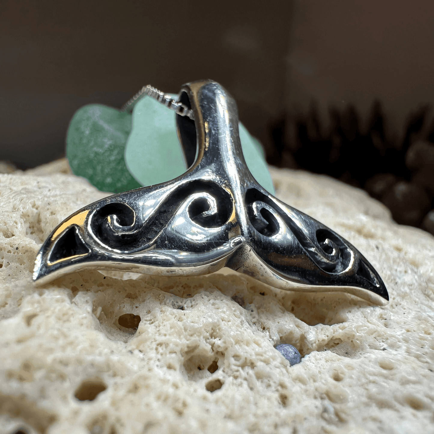 Míol Mór Whale Tail Necklace -