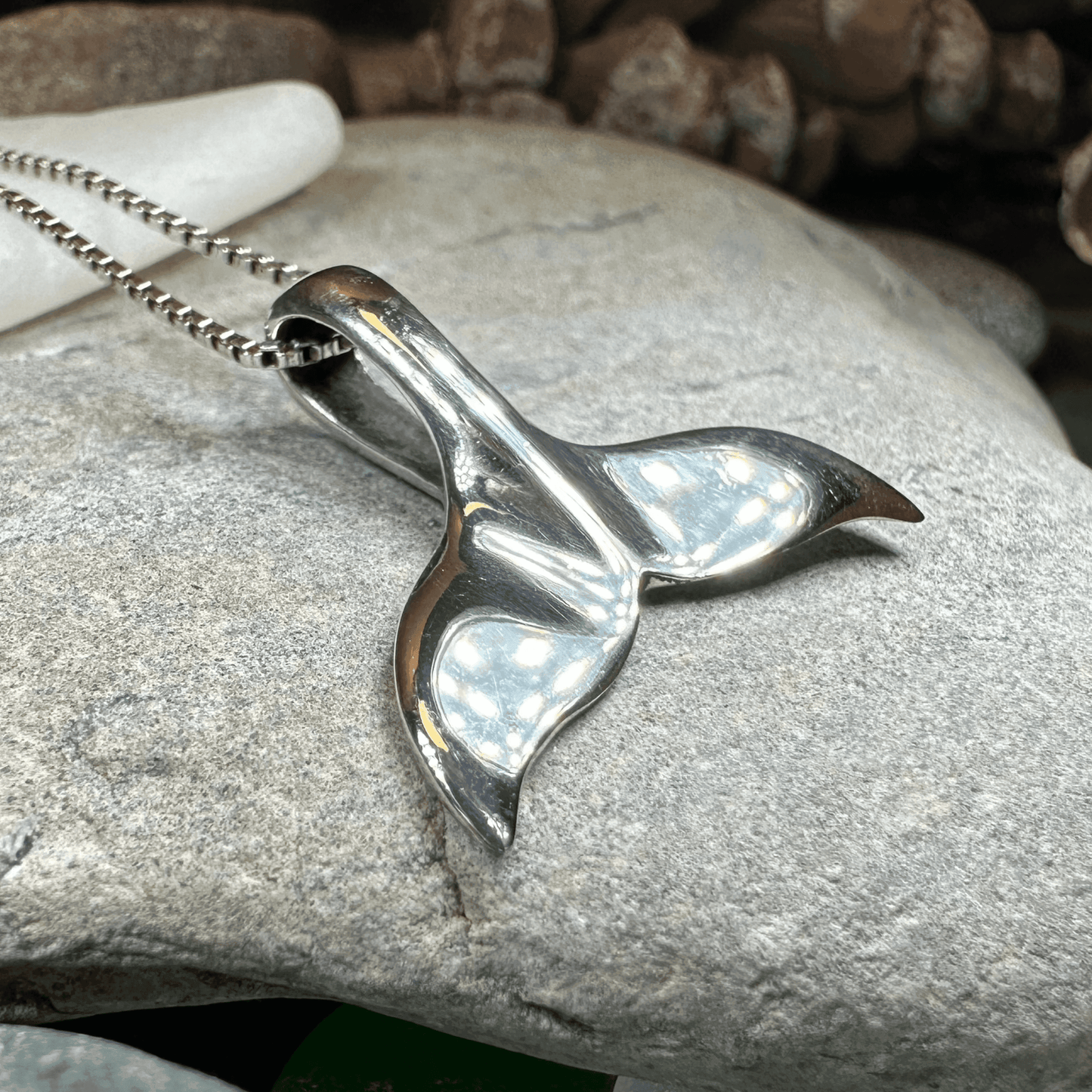 Whale Tail Necklace - 18