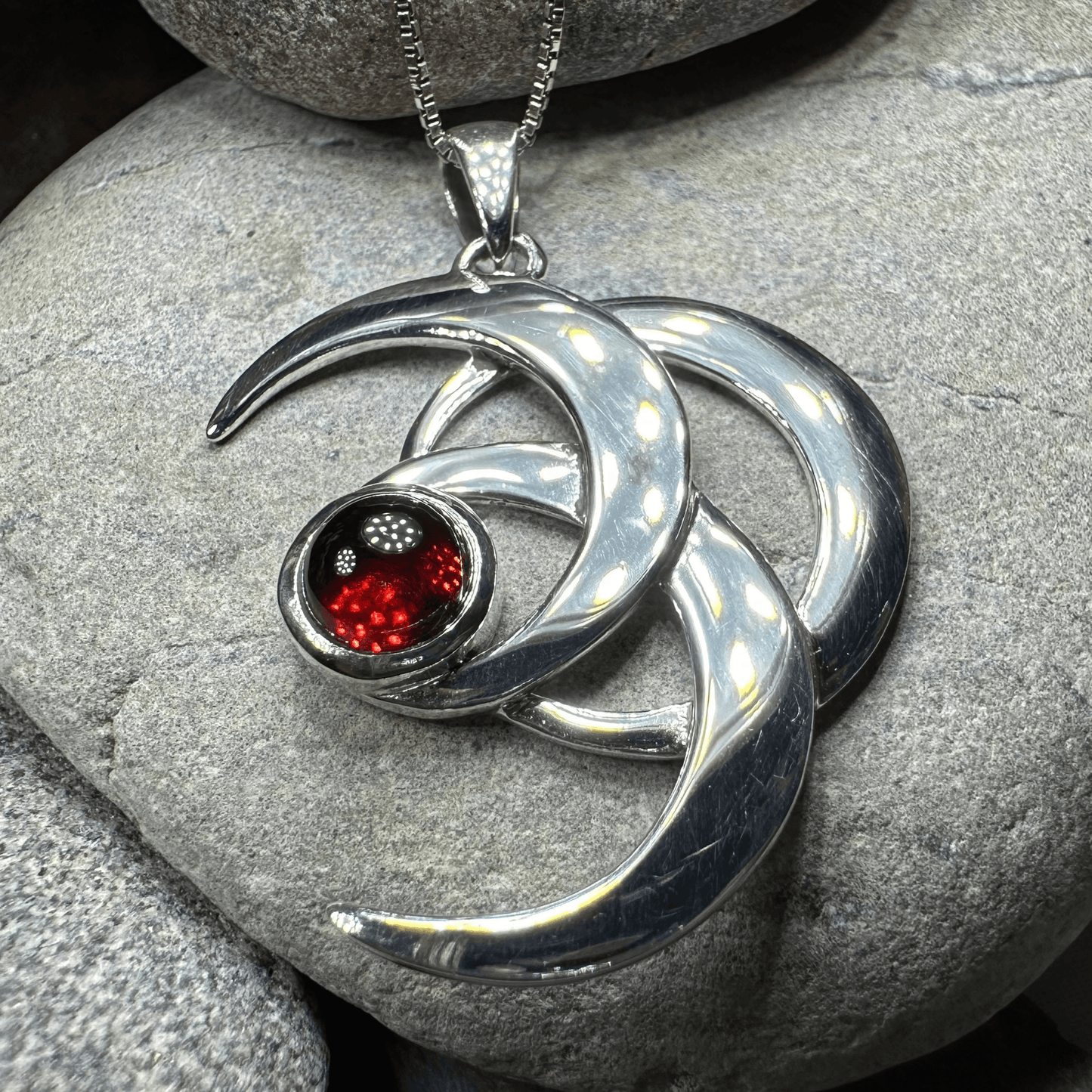 Moonshadow Triple Moon Necklace - 18 / Garnet