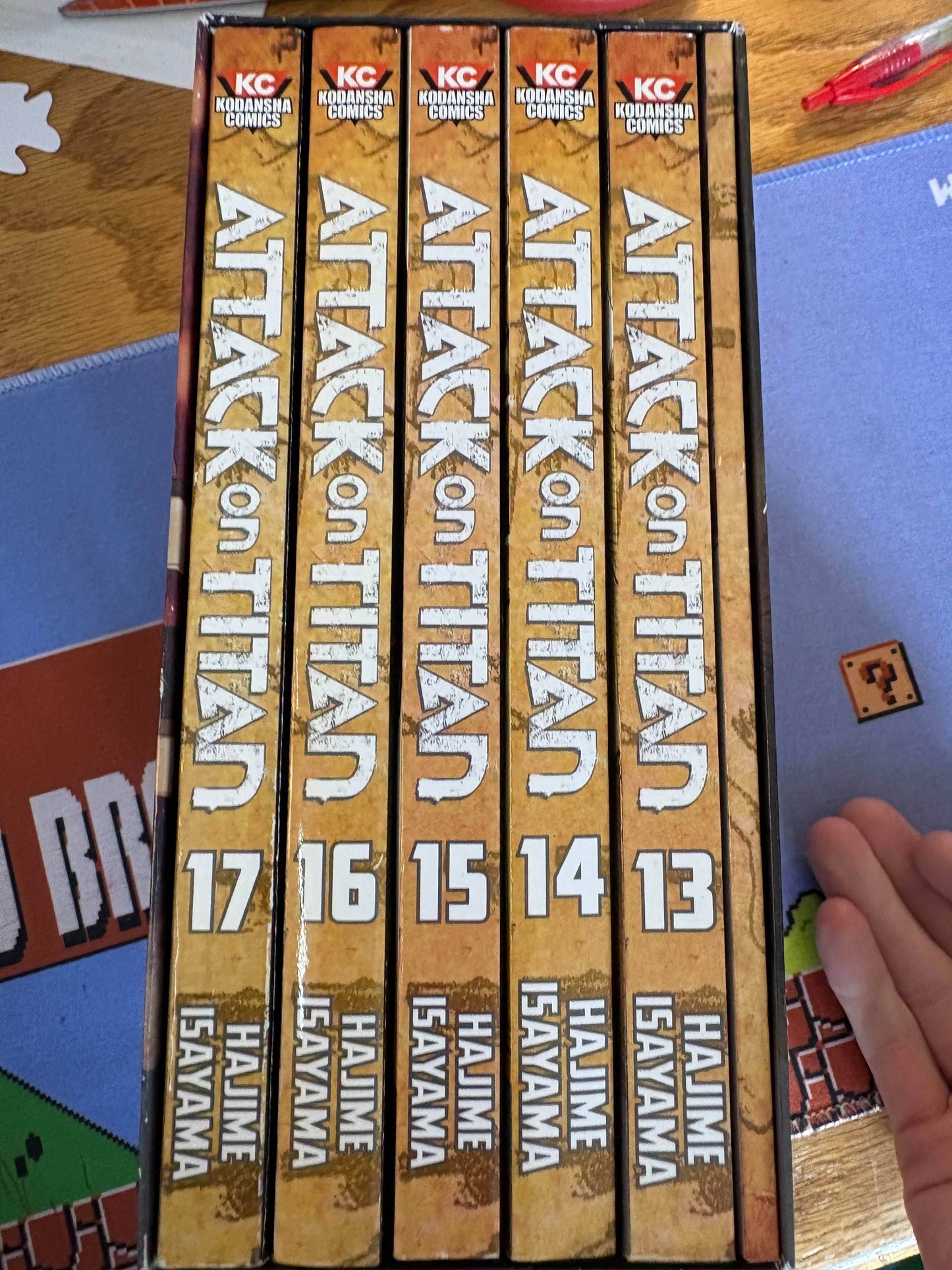 Attack on Titan Vol 13-17 Box Set -