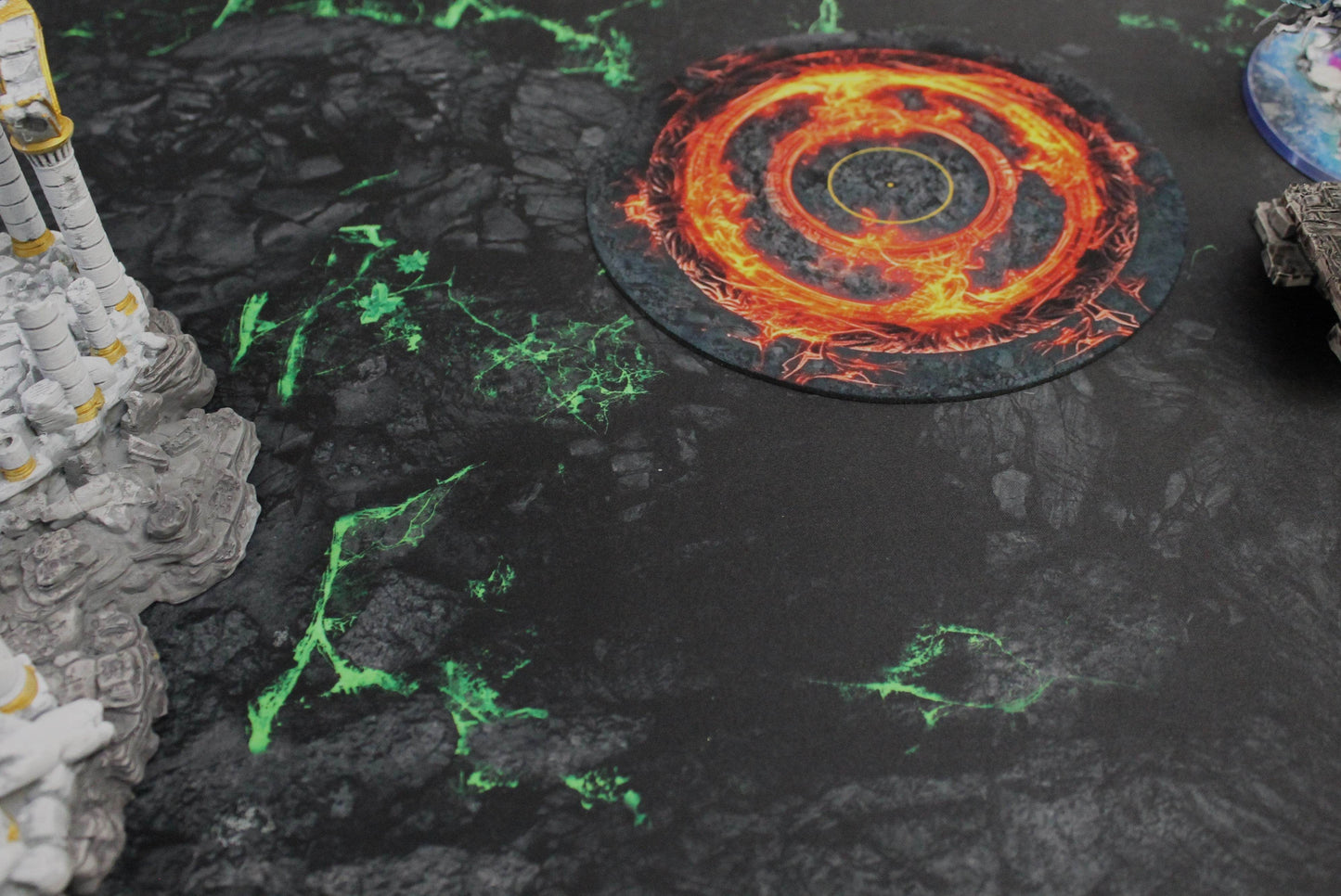 Blighted Cavern - Neoprene Battle Mat - Warhammer, AoS, 40K, Kill Team, MCP, Shatterpoint, Legion, More - 44x60