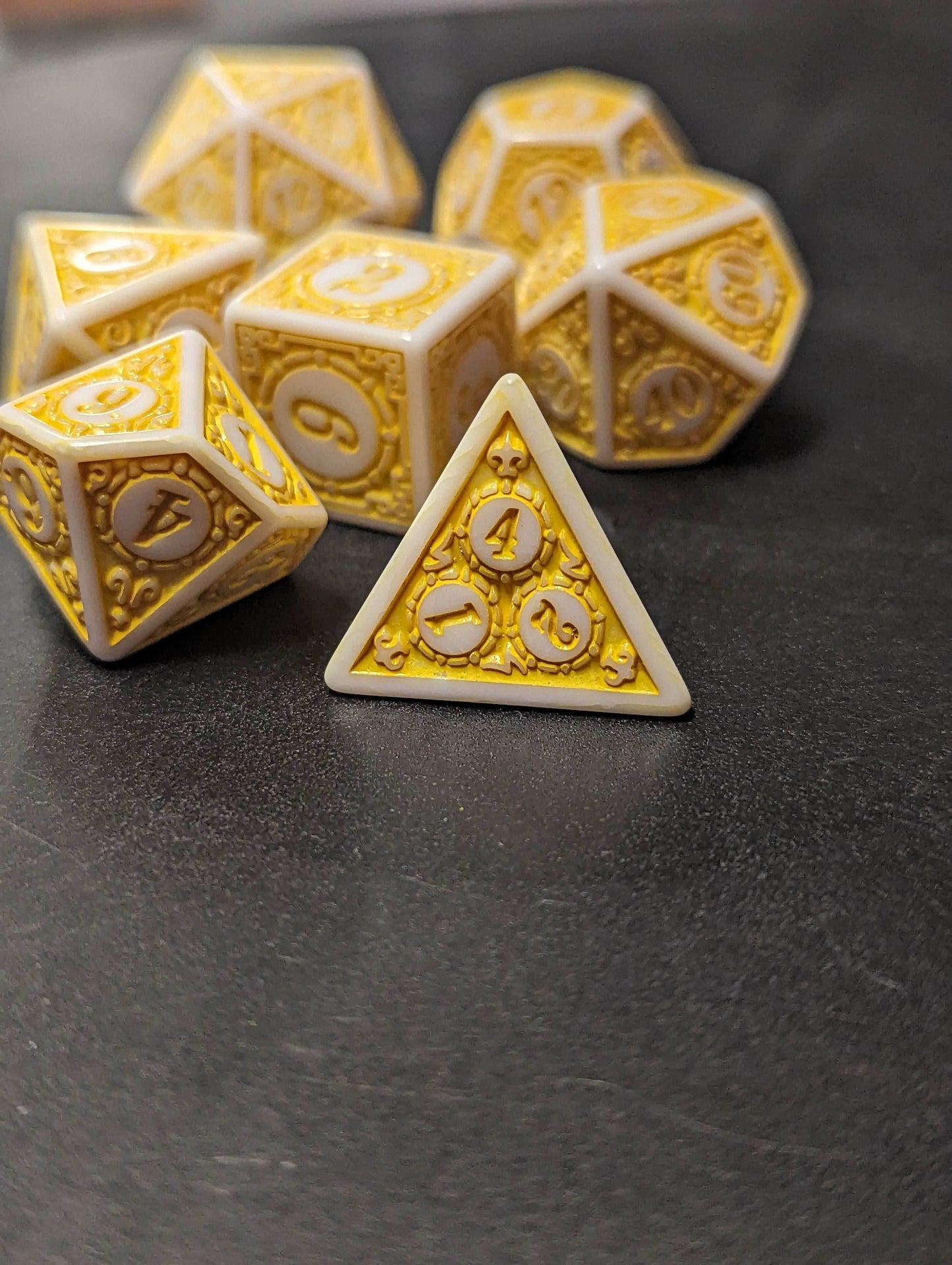 White & Yellow Magic Flame 7-Dice Set DND RPG Dice Yellow Color Fill -