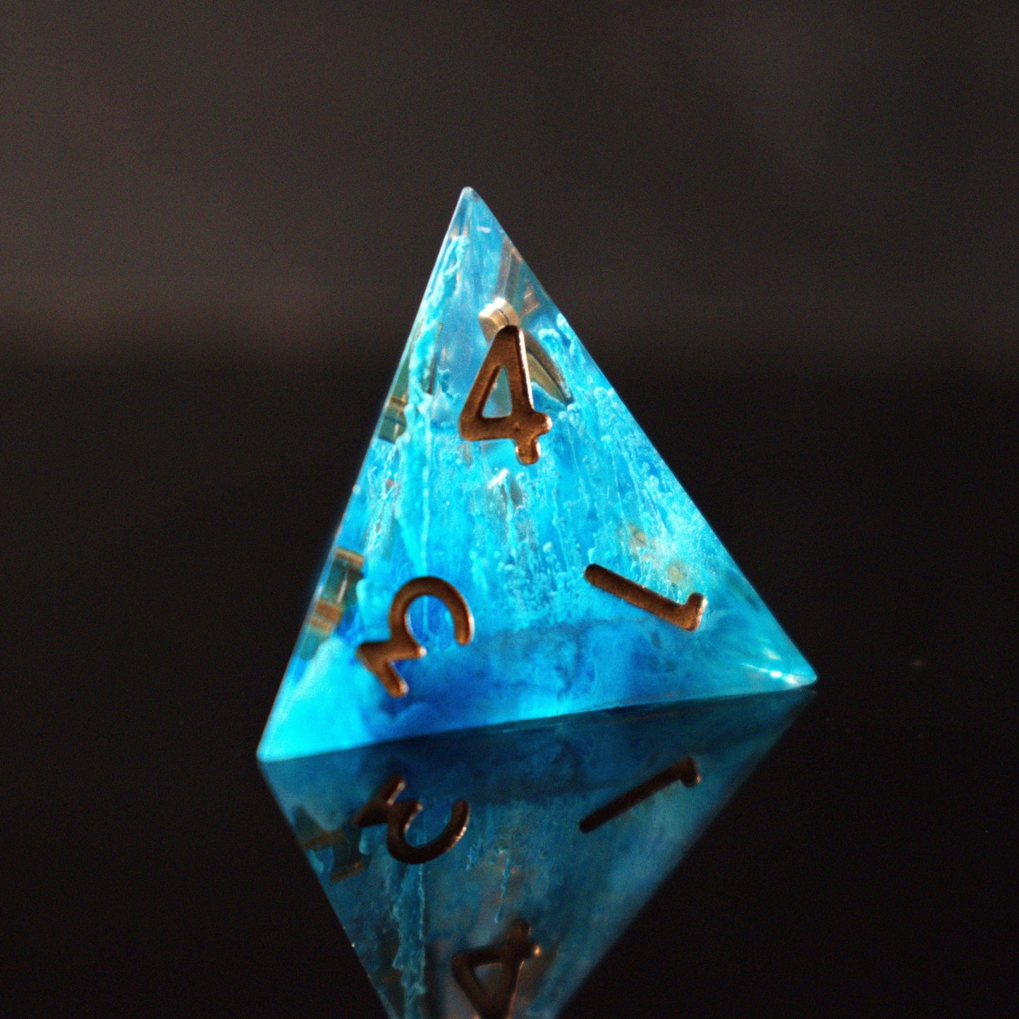 Shape of Water Sharp-Edged Resin Dice Set -