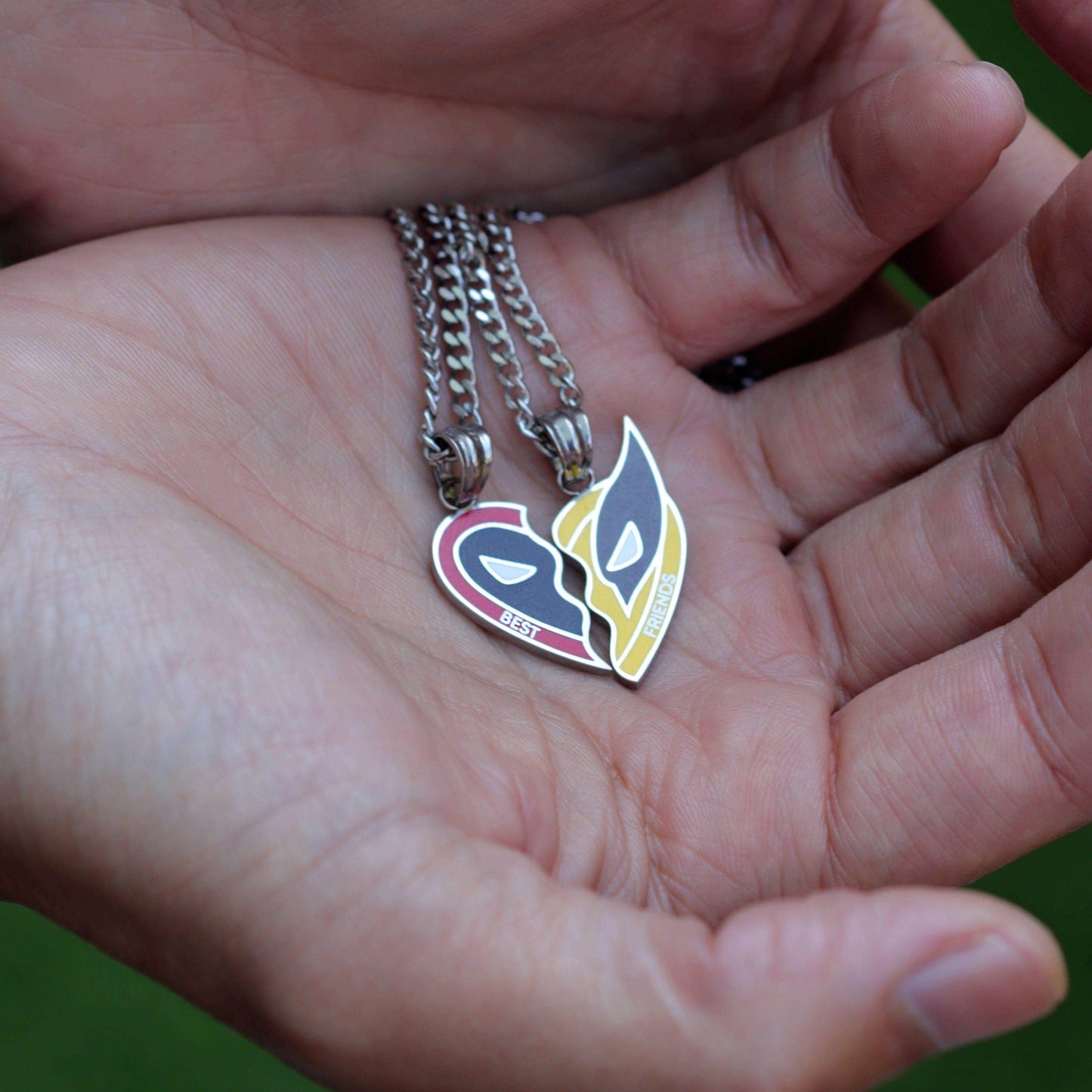 Marvel™ Deadpool & Wolverine BFF Necklace - Chrome / Set