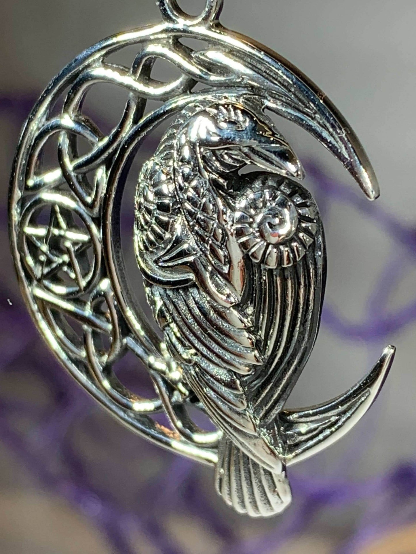 Nightwatcher Celtic Raven Necklace - 18