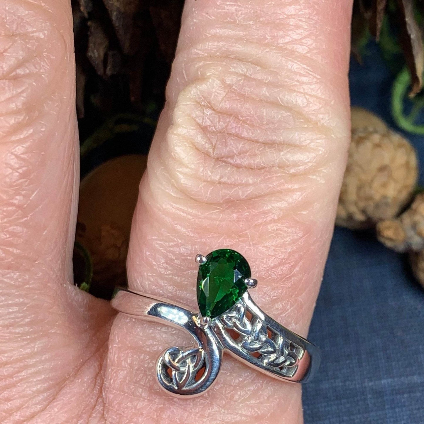 Emerald Dream Trinity Knot Ring - 4