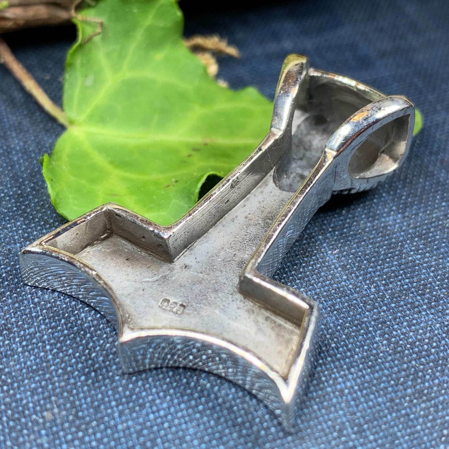 Idun Thor's Hammer Necklace - 18