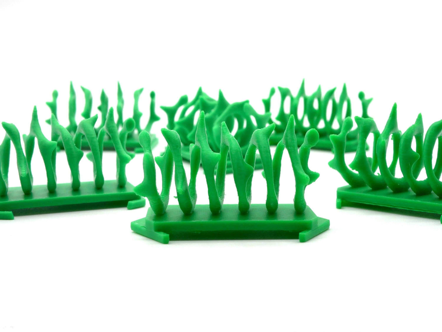 Spiral Thorn Brambles Hero Scape Single Hex Obstacle | Tabletop Terrain Piece | Miniature Board Game | DnD Role Play Game Upgrade Tile Kit - Black