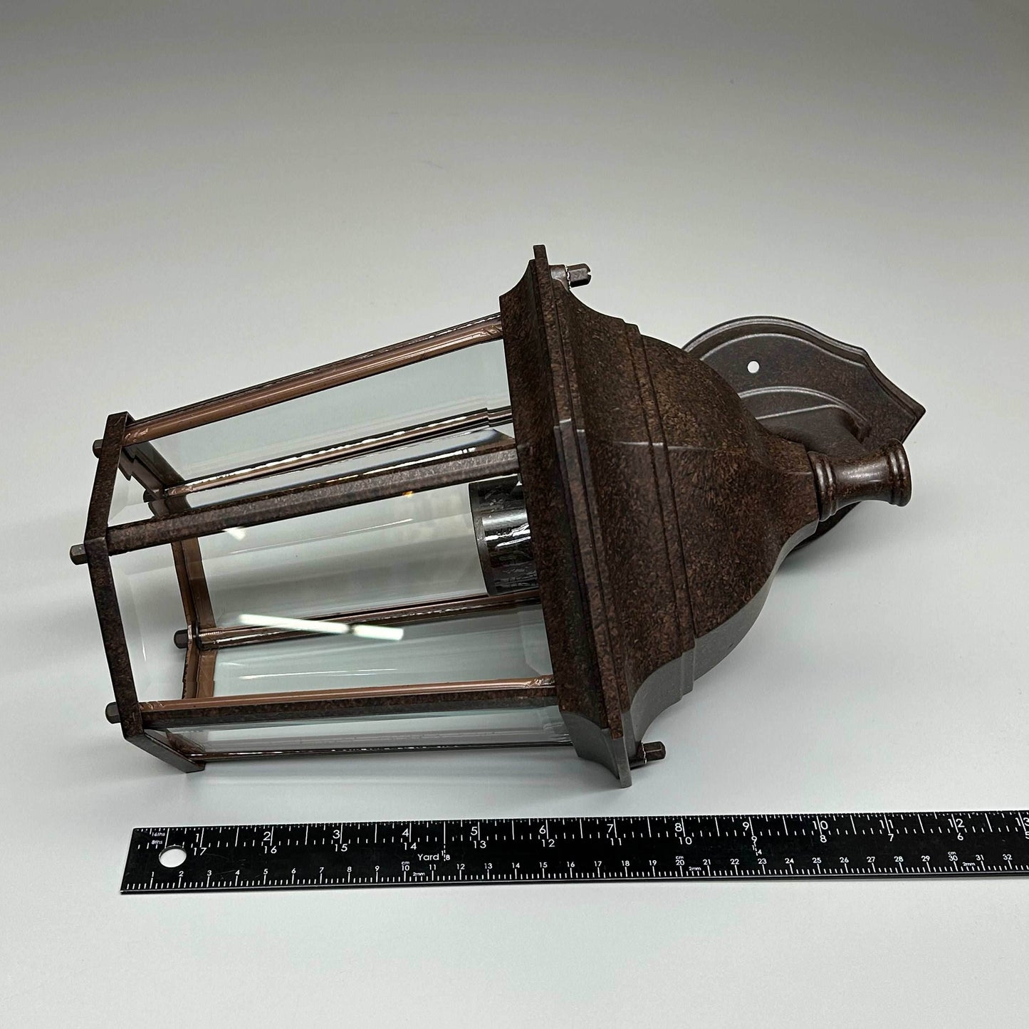 KICHLER LIGHTING Madison 1 Light Outdoor Wall Bracket Tannery Bronze 100W (New) -