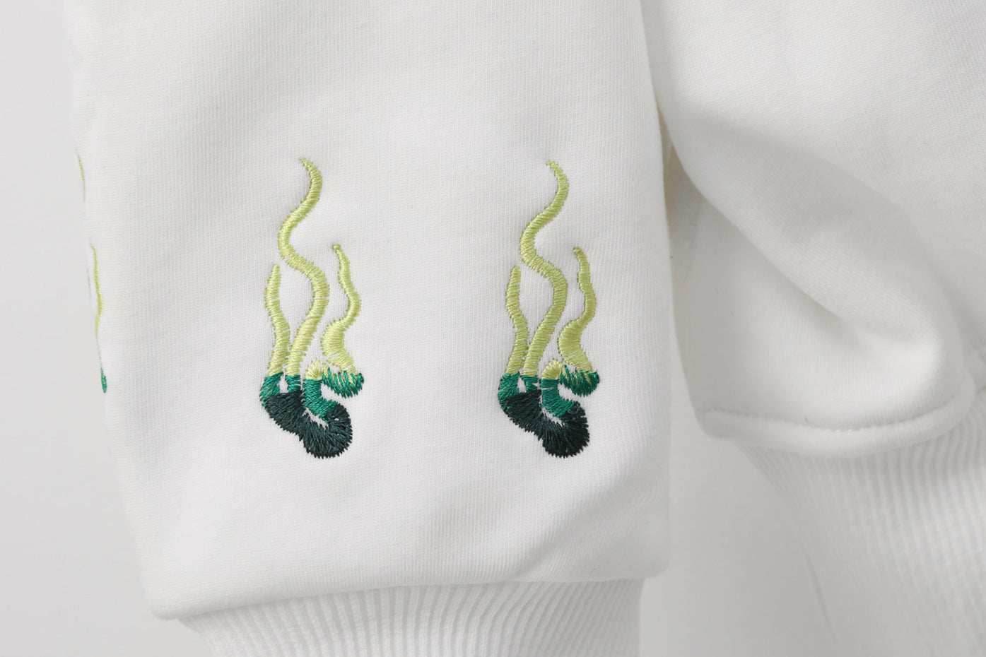 KH9007 Emerald Kirin Embroidery Hoodie - White / S