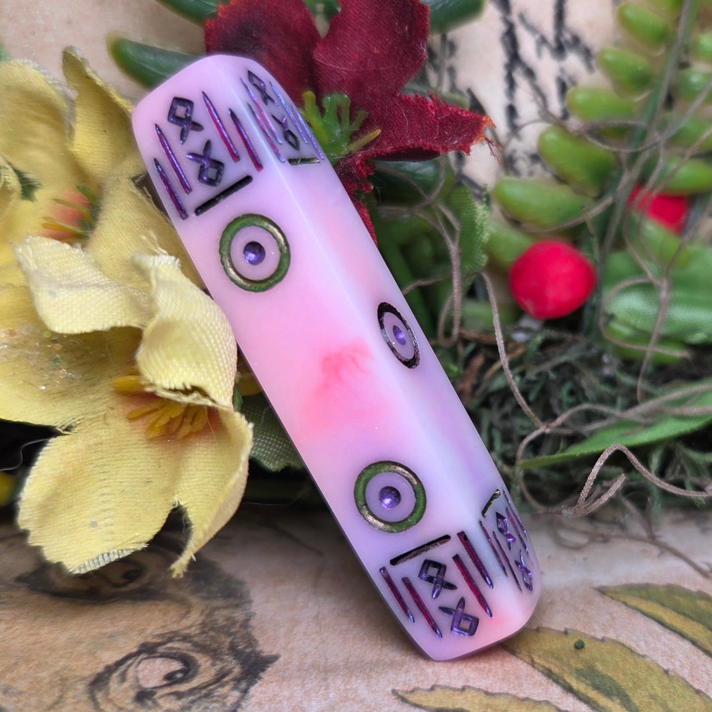 'Preserving History' Rainbow Colorshift Individual Handmade Resin Alternative Shaped Pipped Bar D4 Gaming Dice