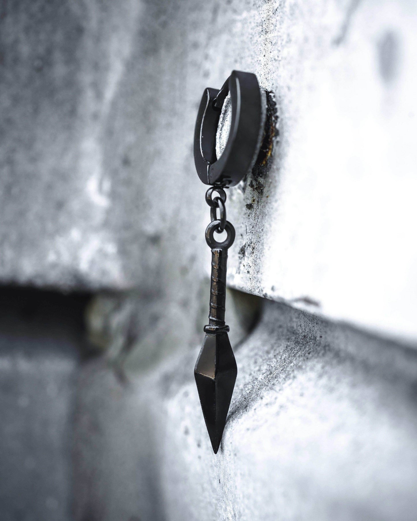 Naruto™ Kunai Earring - Gold / Single