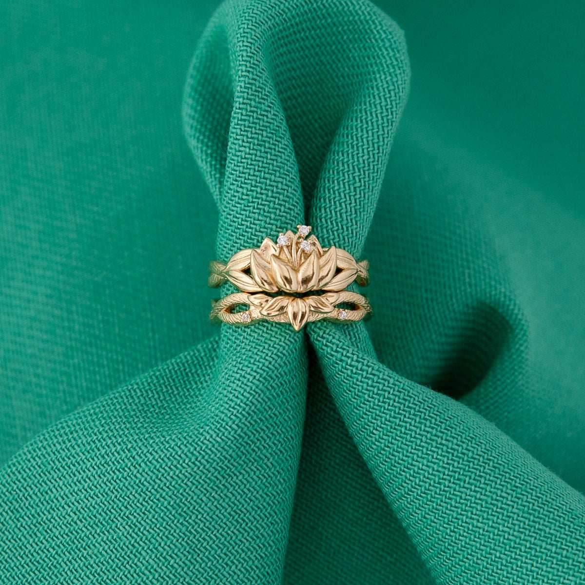 Disney X RockLove DISNEY THE PRINCESS AND THE FROG Tiana Water Lily Stacker Rings - Yellow Gold Plated / Size 5