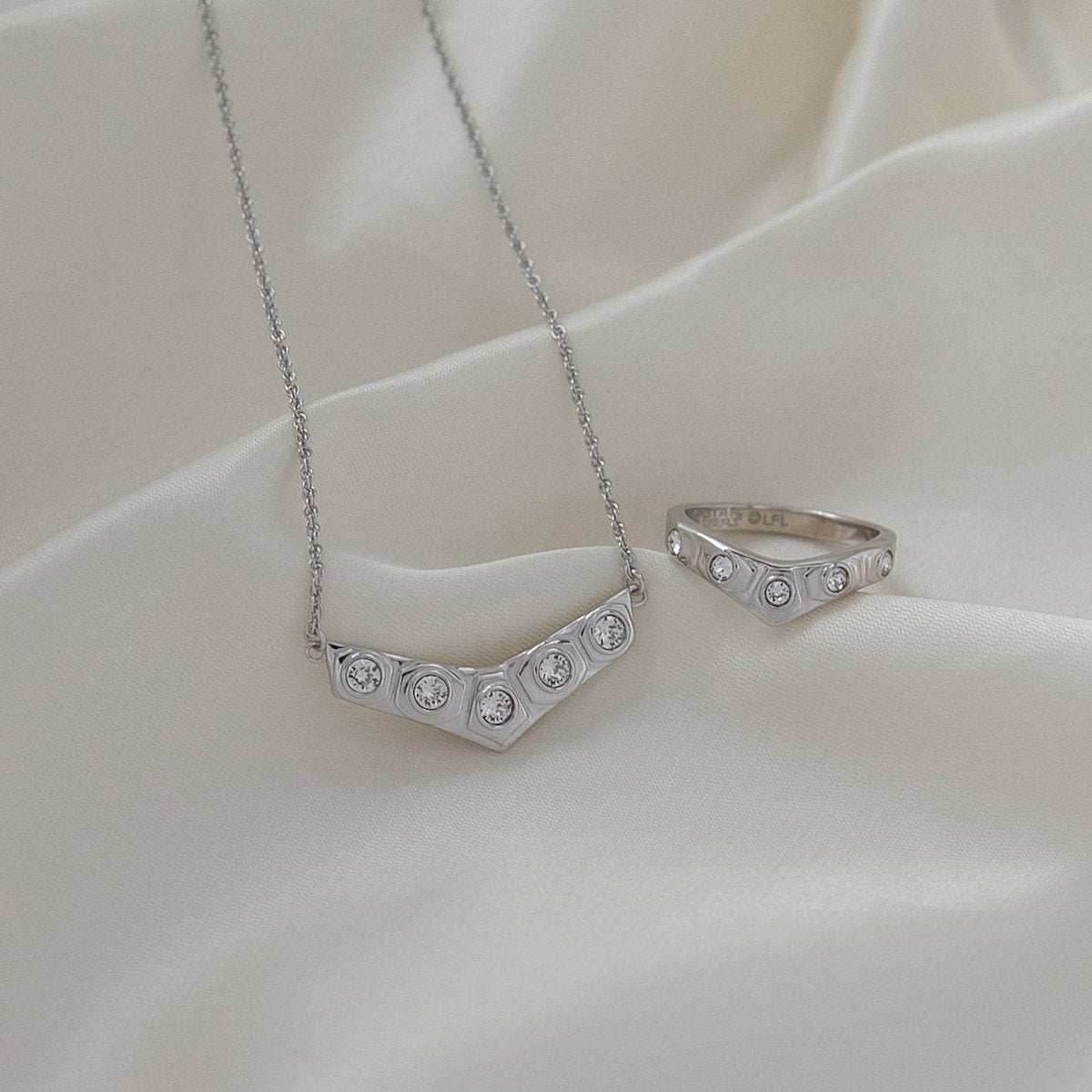 Star Wars X RockLove Leia Organa Crystal Necklace - 