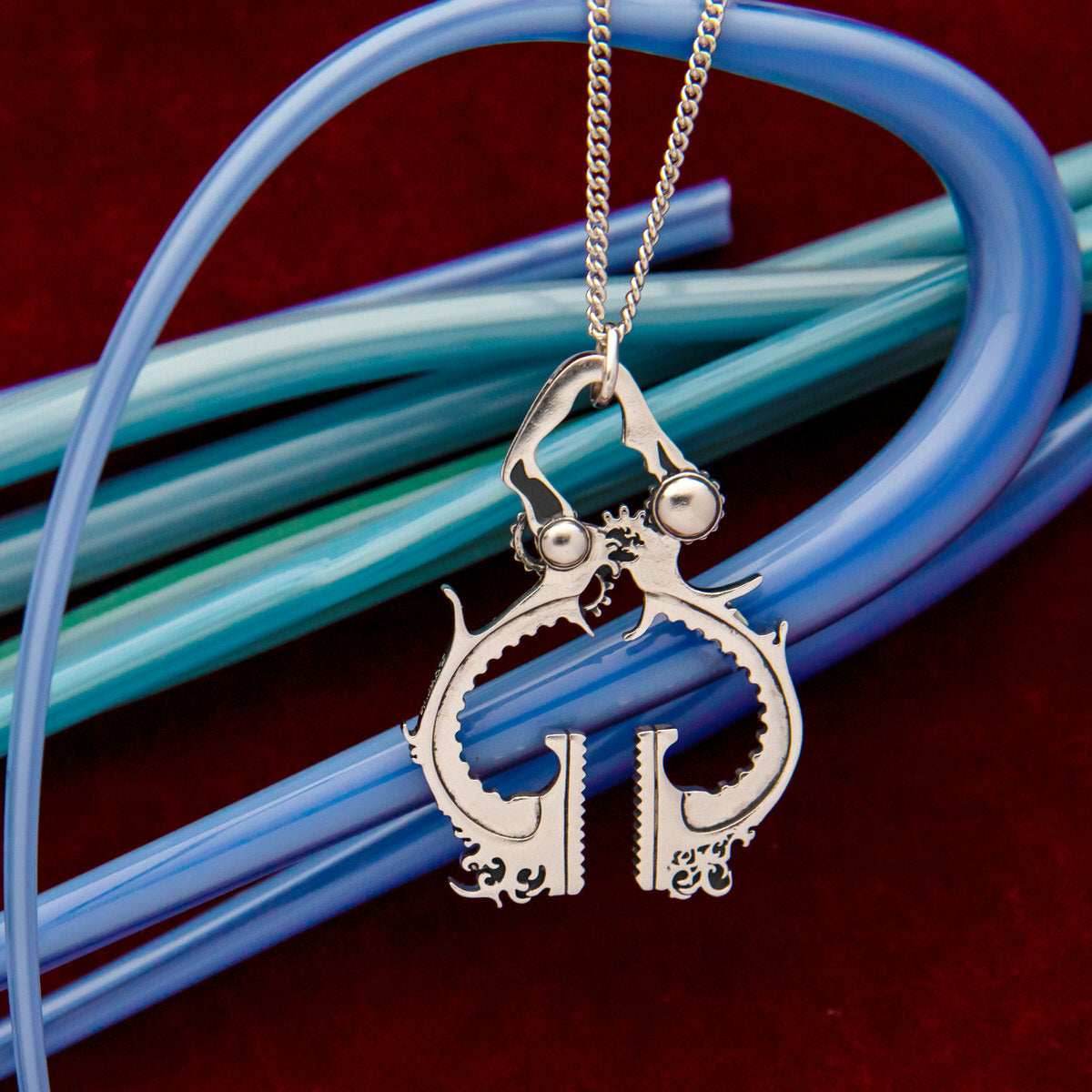 Magic: The Gathering X RockLove Black Vise Necklace - 