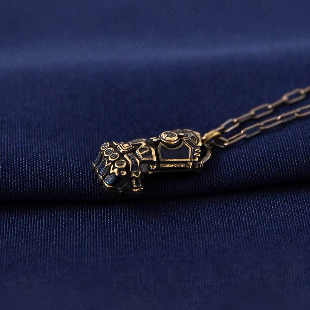 League of Legends X RockLove ARCANE Vi Gauntlet Necklace - 