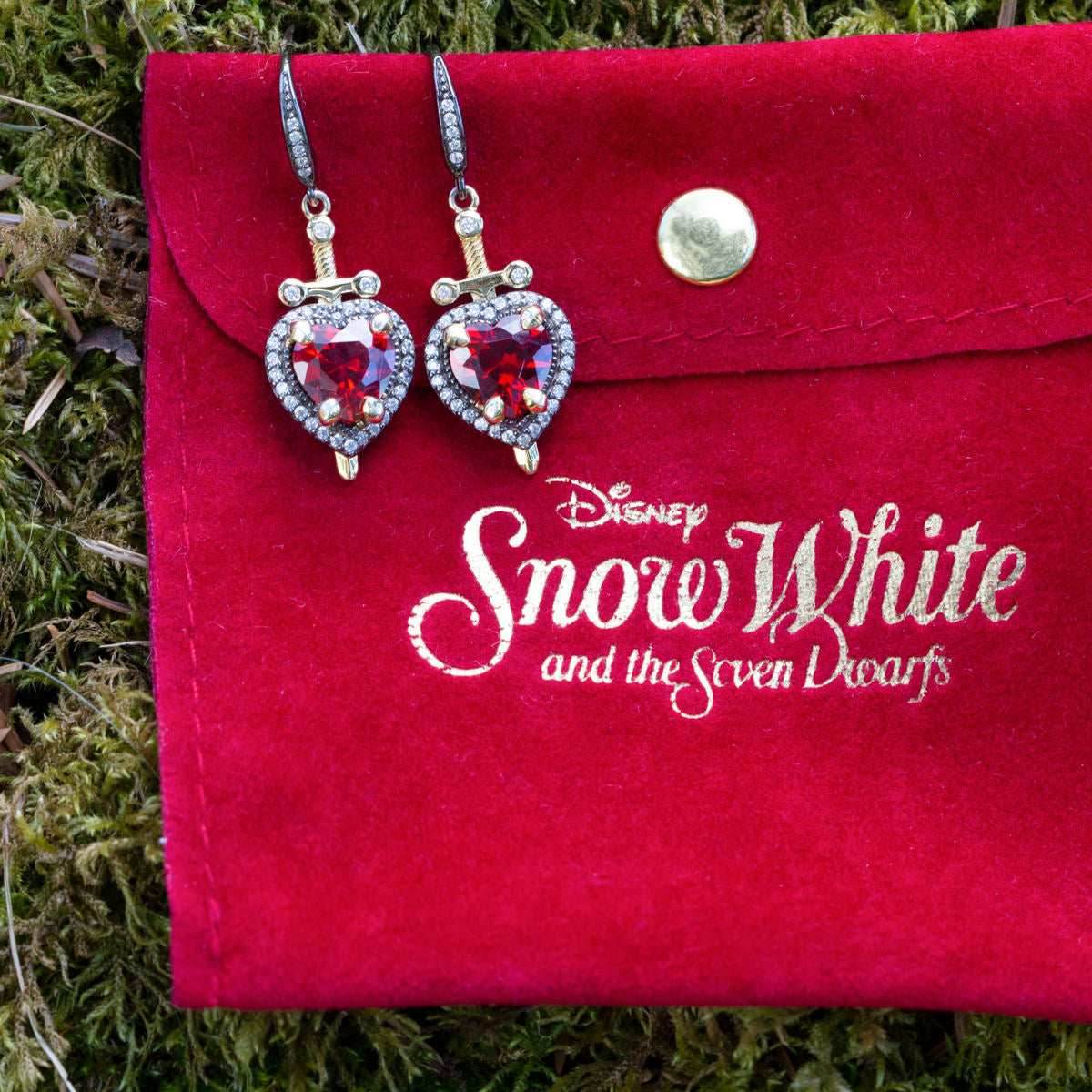 Disney X RockLove SNOW WHITE Dagger Heart Earrings - 