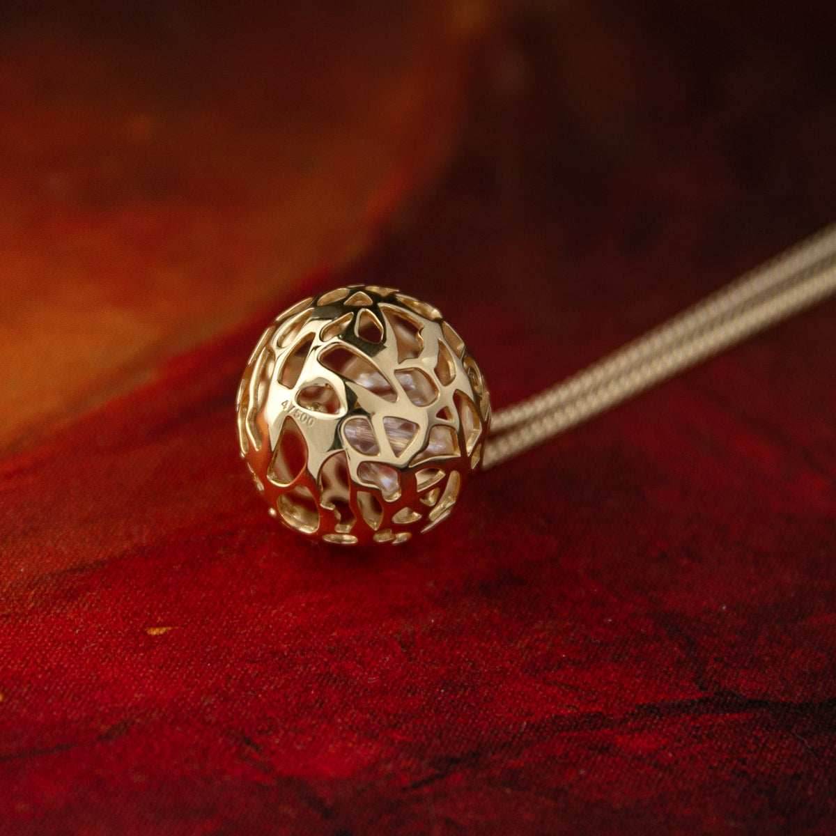 Magic: The Gathering X RockLove Commanders Sphere Necklace - 