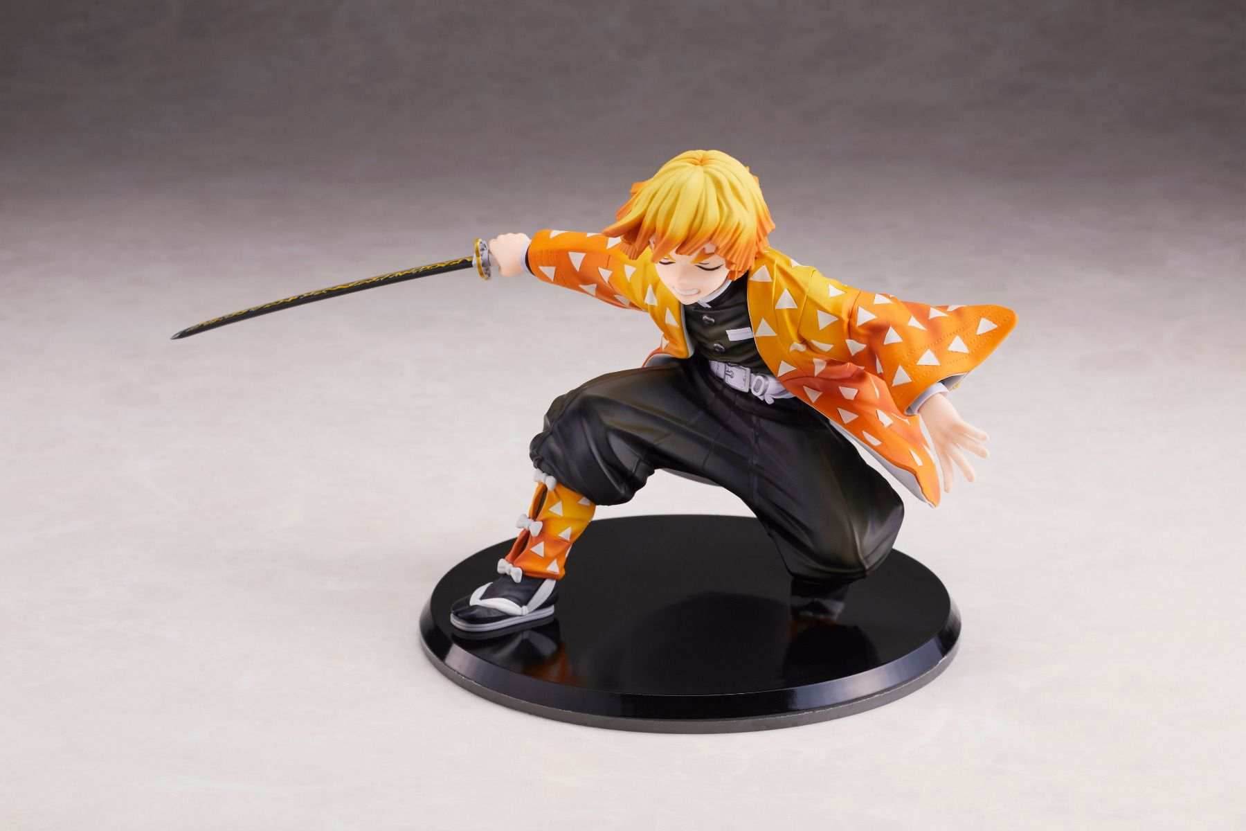 Demon Slayer Kimetsu no Yaiba: Zenitsu Agatsuma 1/8 Scale Figure by Aniplex - 