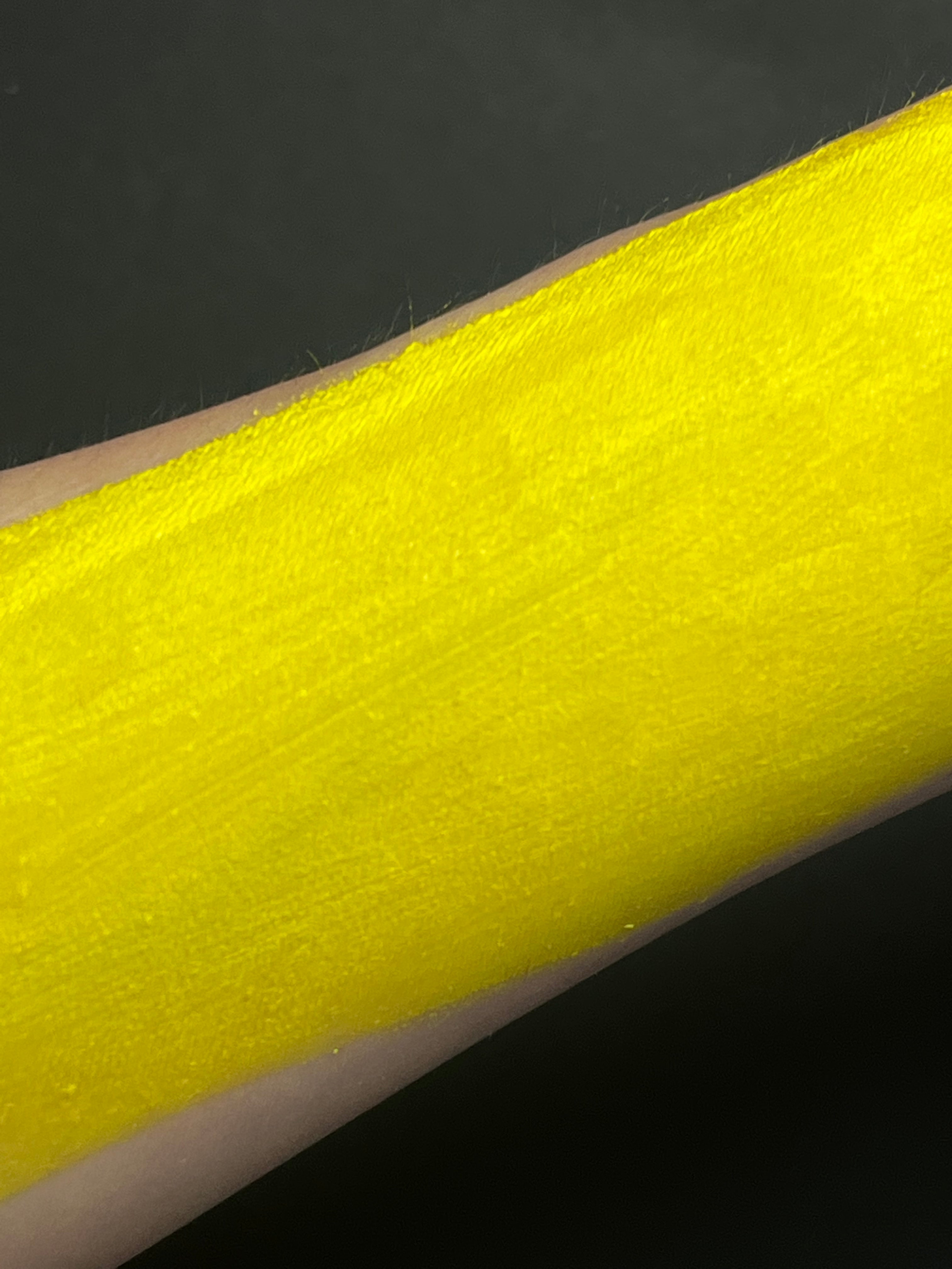15 - Dijon (Yellow) Water Activated Graphic Liner