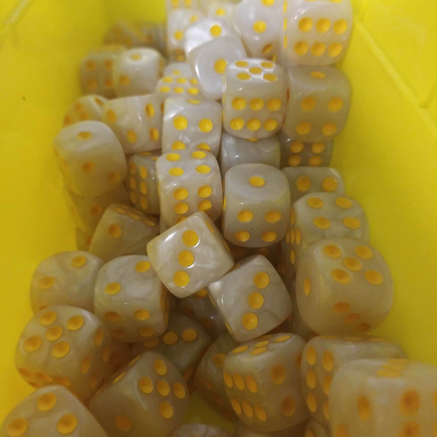 Pearl/Swirl Pipped d6 Dice Orange/Pink/Maroon/Electric Yellow/Brown/Blue/Green/Cranberry 16mm (SOLD BY PIECE) - White w/yellow pips