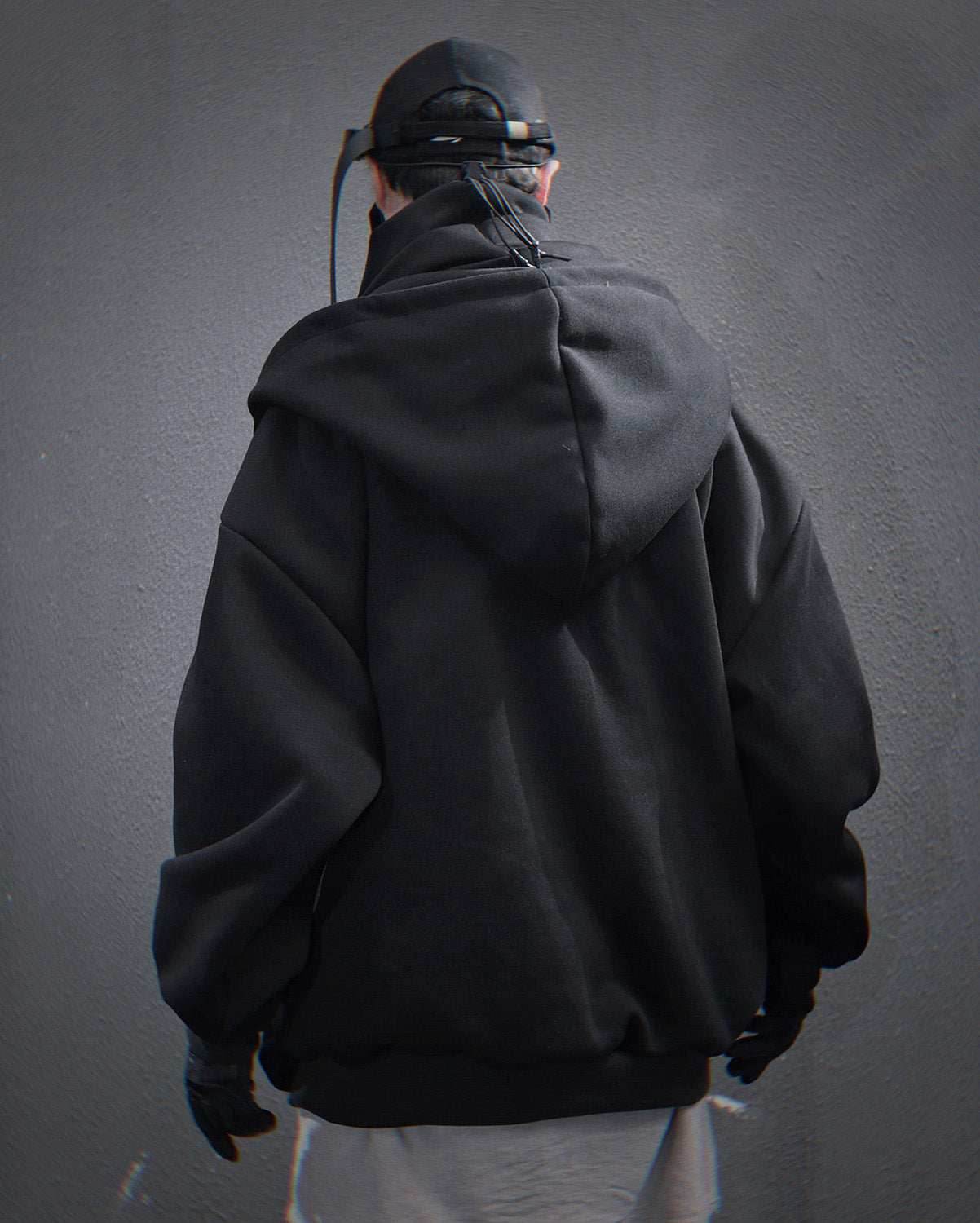 HiH57 Black Assassin Hoodie - M