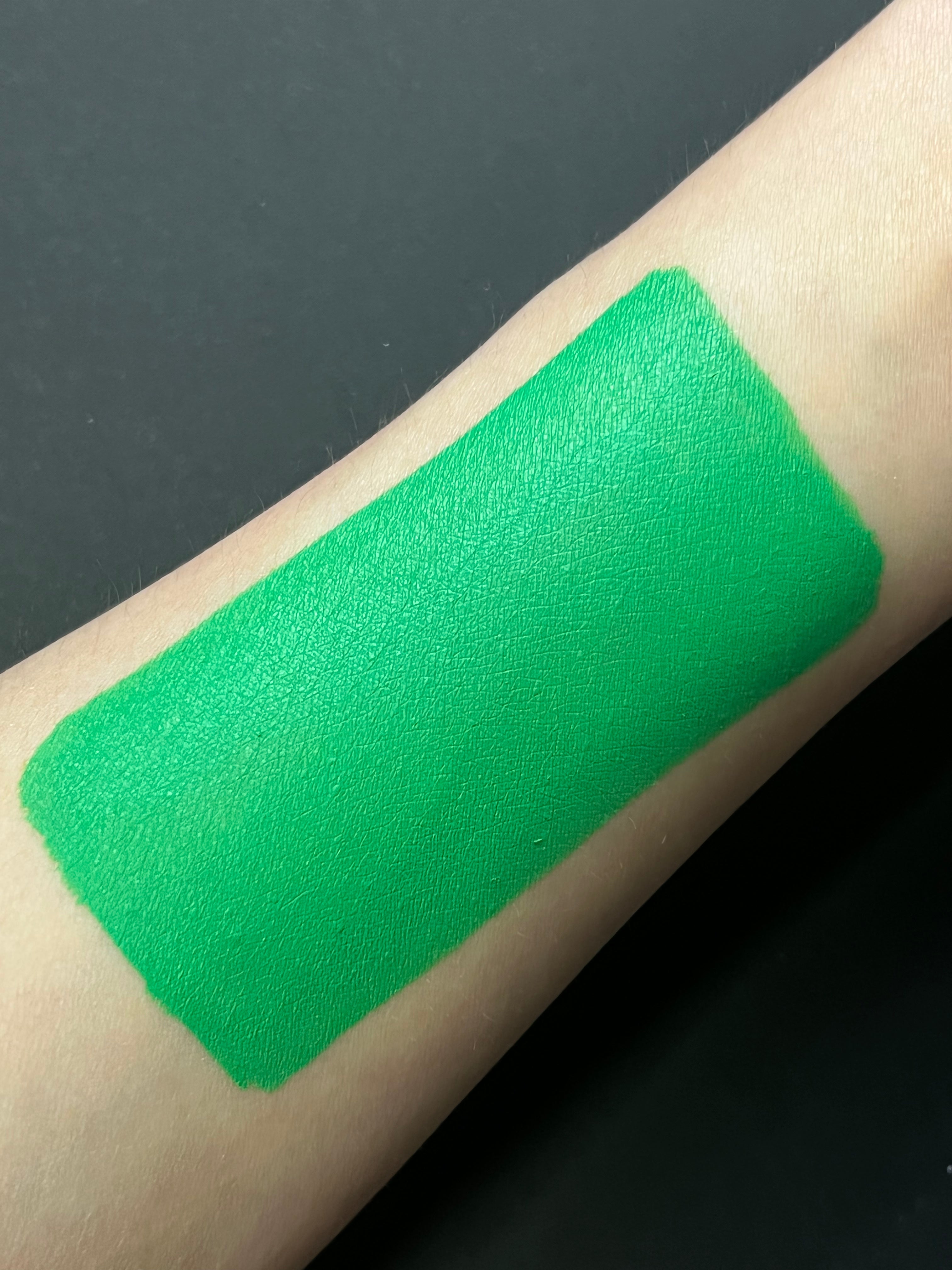 19 - Emerald (Green) Water Activated Graphic Liner