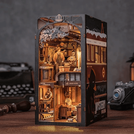 Book Nook Wizardi Miniature - Train Mystery Roombox Kit - 