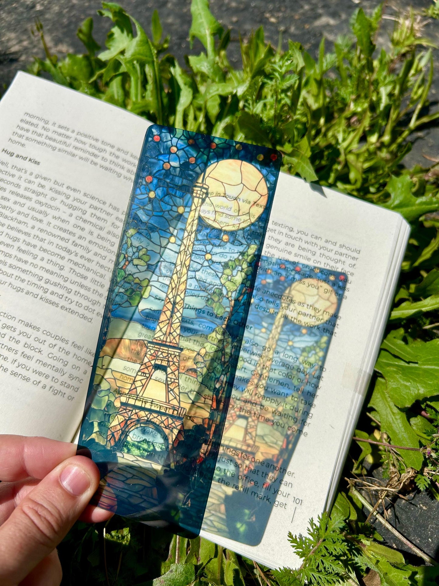 Stained Glass Eiffel Tower Bookmark - Paris Themed, French Souvenir Gift for Book Lovers, Travel Keepsake, Unique Gift