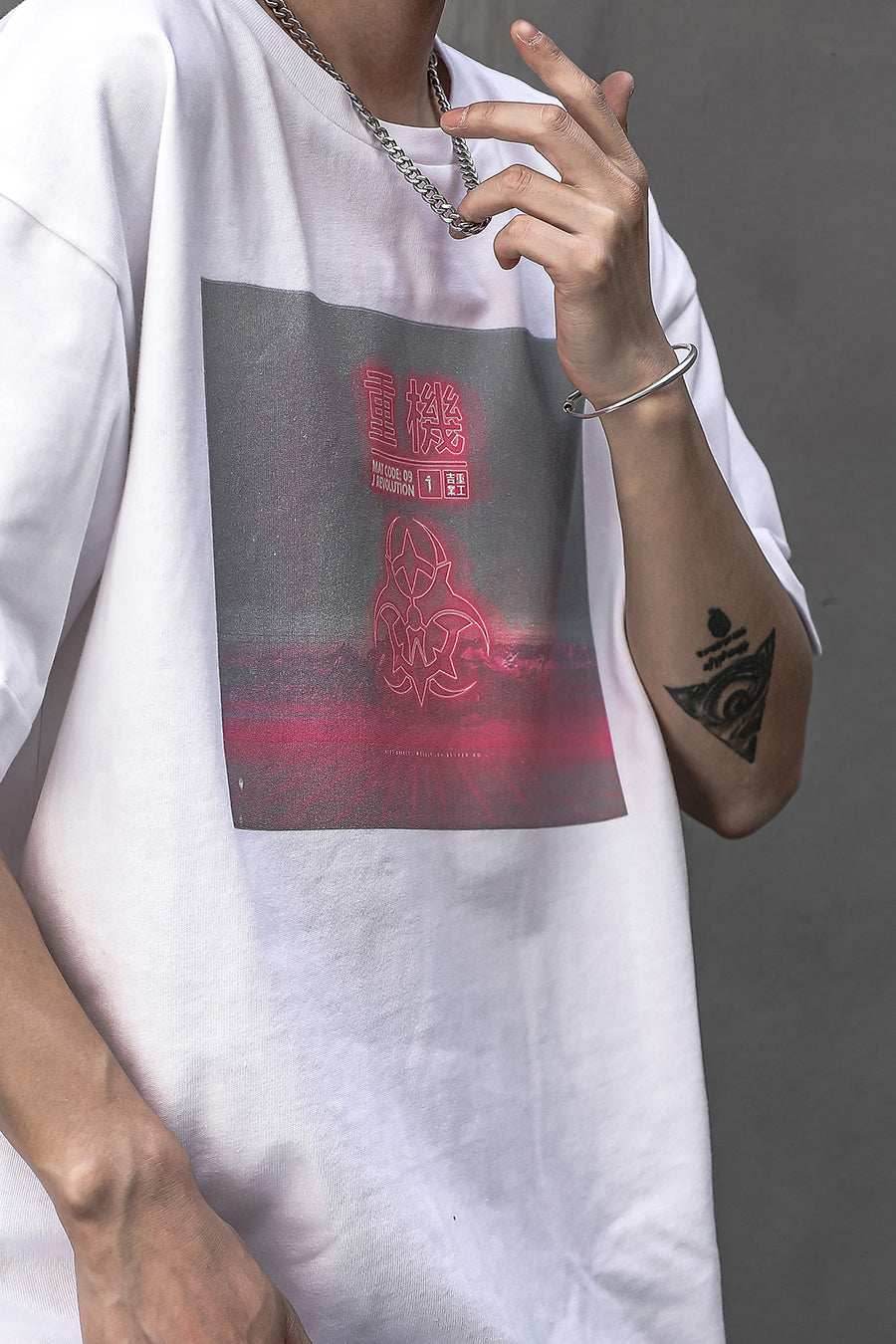 HiT19 Atom Bomb Faded Tee - White / M