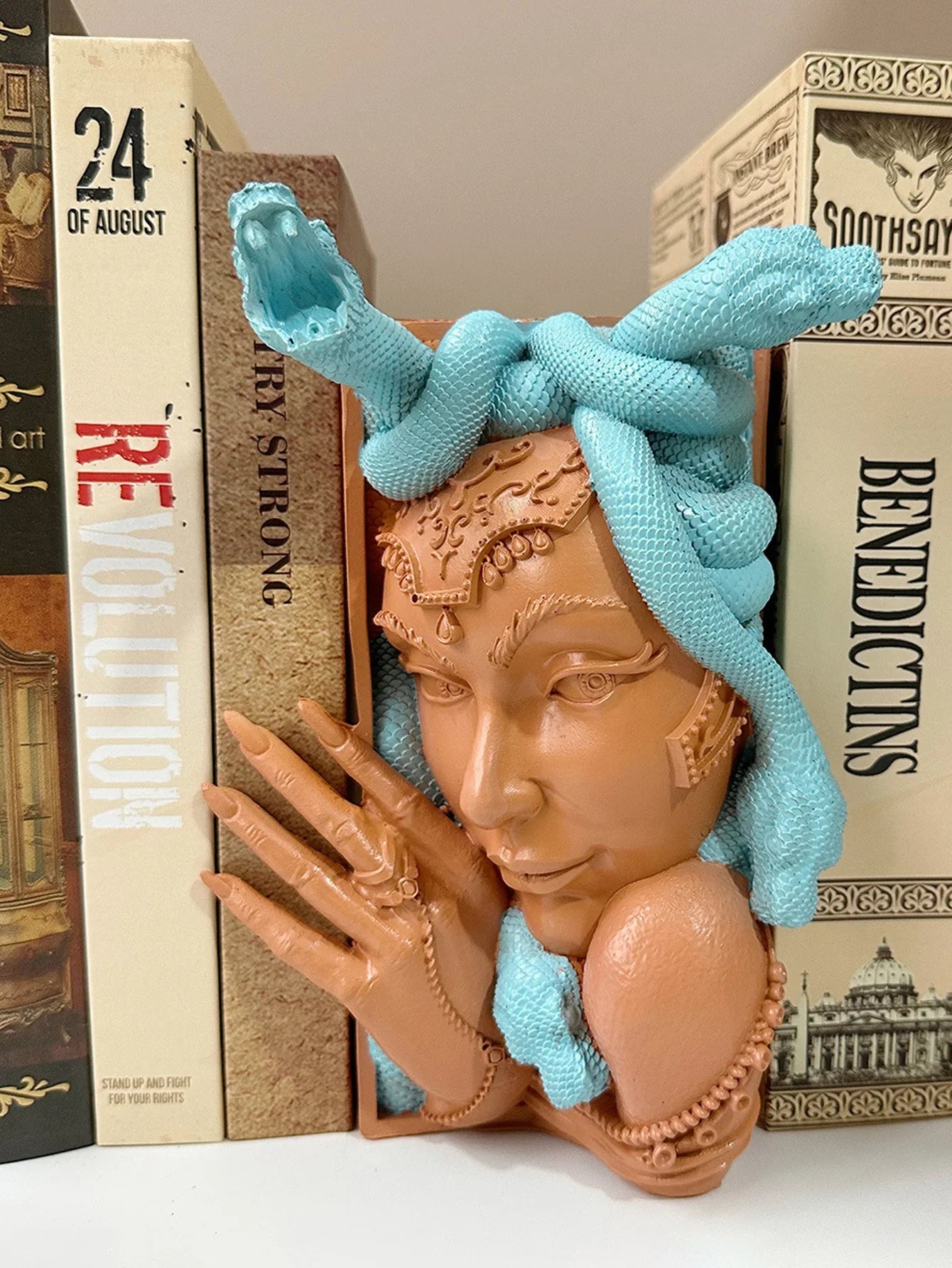 1pc Fantasy Bookshelf Decoration Medusa Book Corner Bookends-Book Lover's Gift-Desktop Decorative Ornament