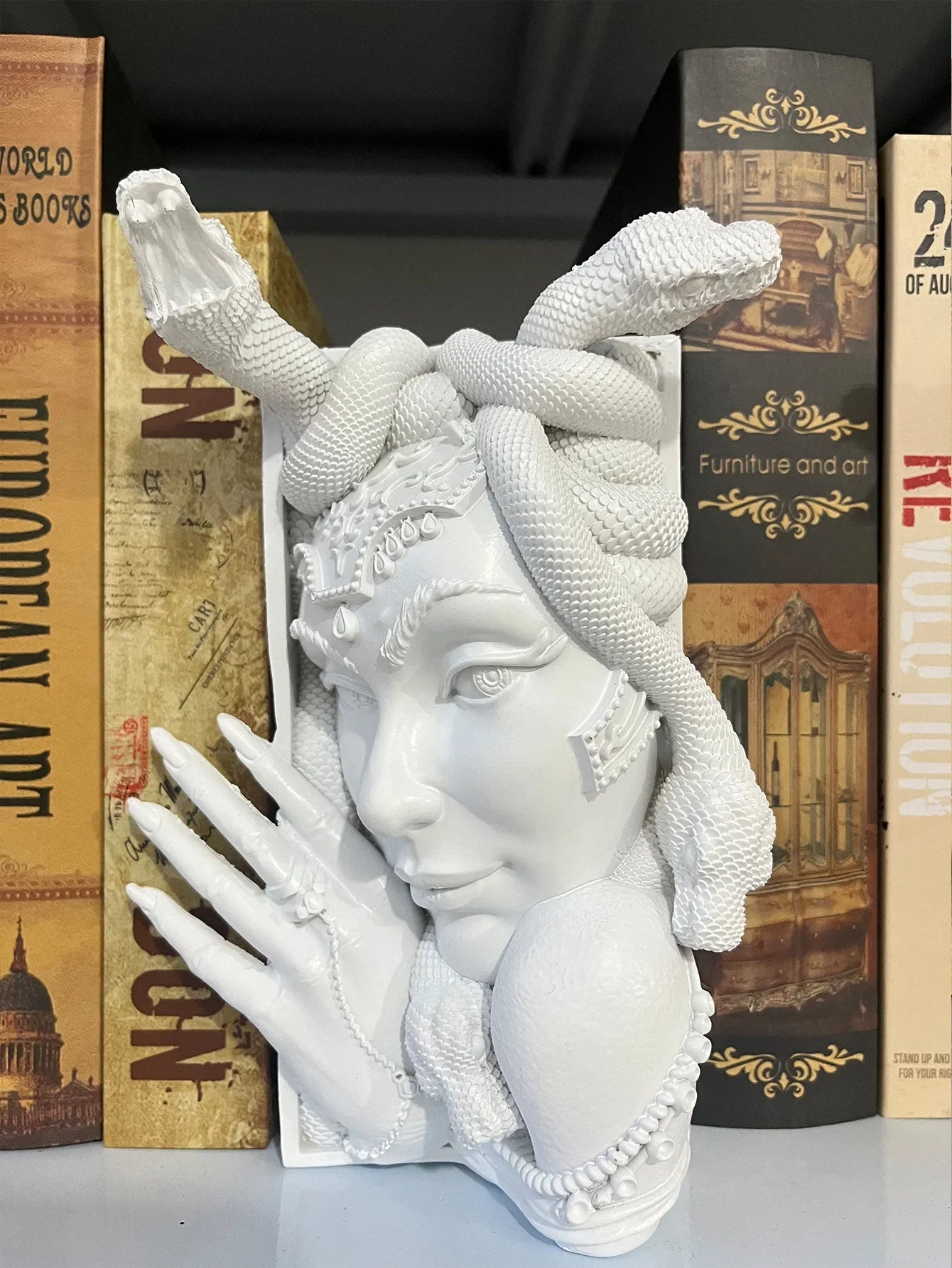 1pc Fantasy Bookshelf Decoration Medusa Book Corner Bookends-Book Lover's Gift-Desktop Decorative Ornament