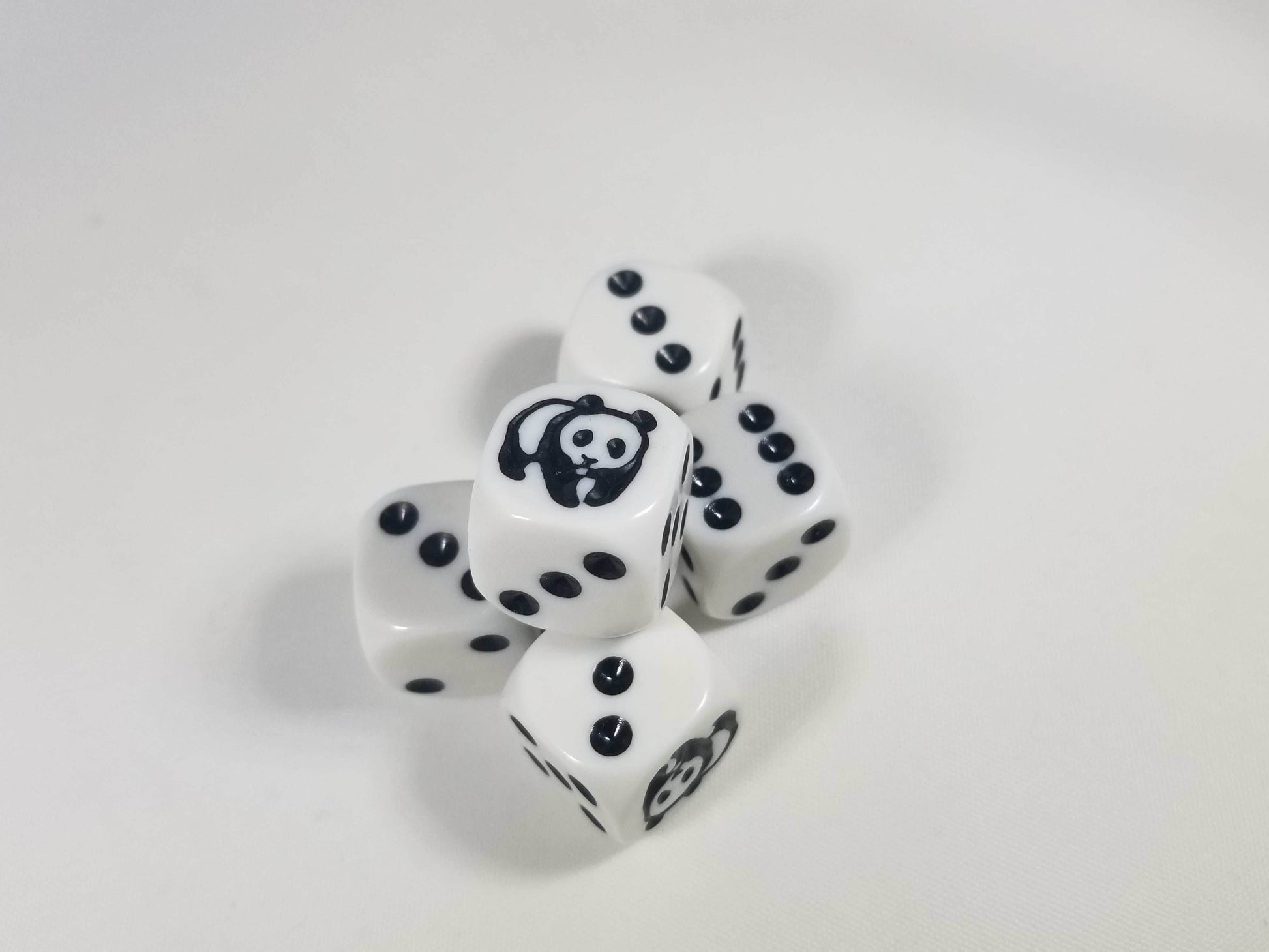 Panda Dice Six Sided D6 16mm White with Black Pips - 