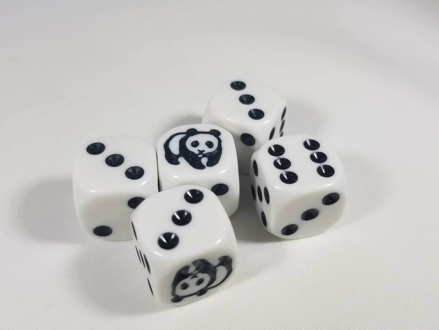 Panda Dice Six Sided D6 16mm White with Black Pips - 