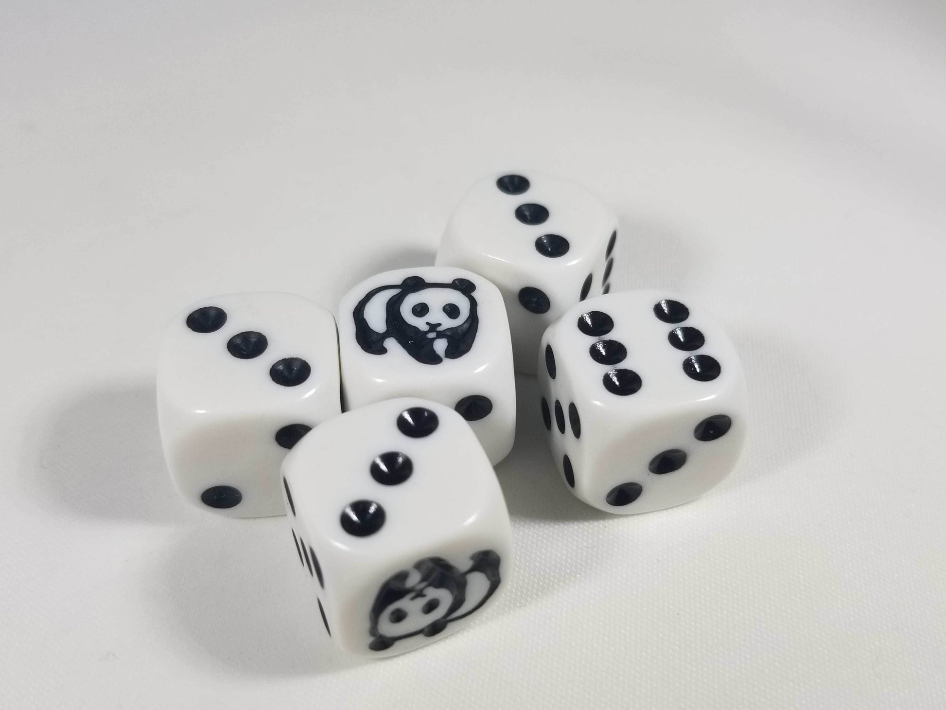 Panda Dice Six Sided D6 16mm White with Black Pips - 