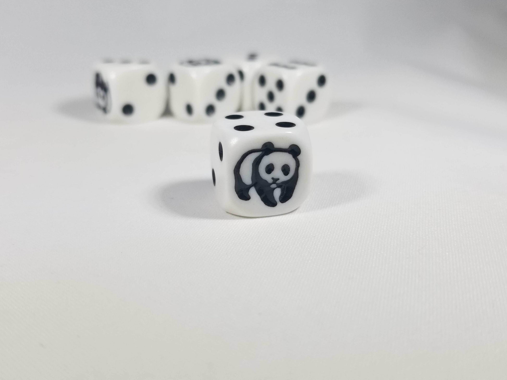 Panda Dice Six Sided D6 16mm White with Black Pips - 