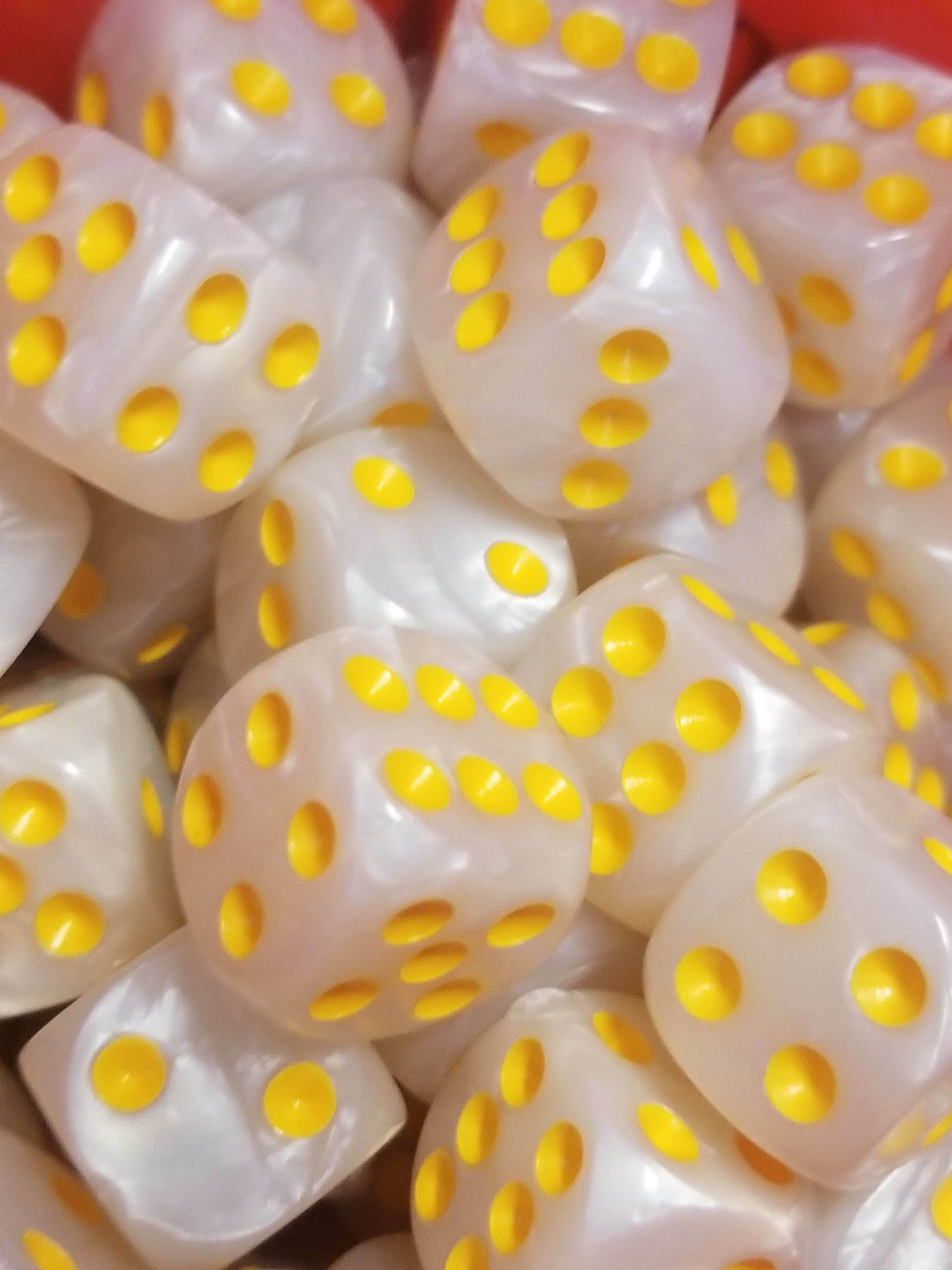 Pearl/Swirl Pipped d6 Dice Orange/Pink/Maroon/Electric Yellow/Brown/Blue/Green/Cranberry 16mm (SOLD BY PIECE) - Pink