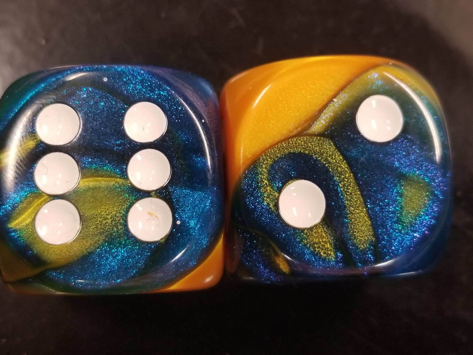 Gemini® 30mm w/pips Blue-Gold/white d6 Dice (sold per die) - 