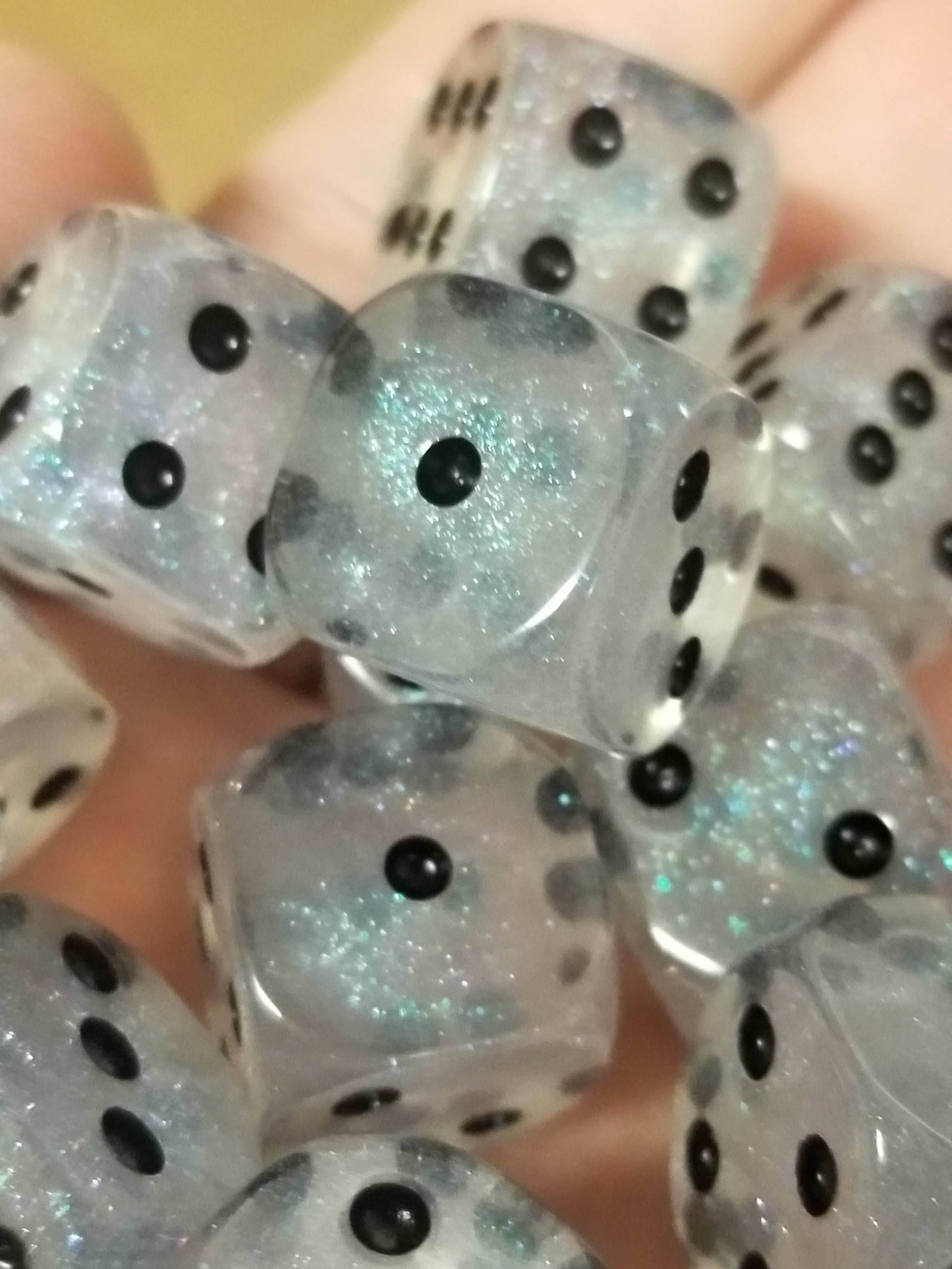 The Time Walker | Clear Glitter 16mm d6 Dice w/Black - 1 Die