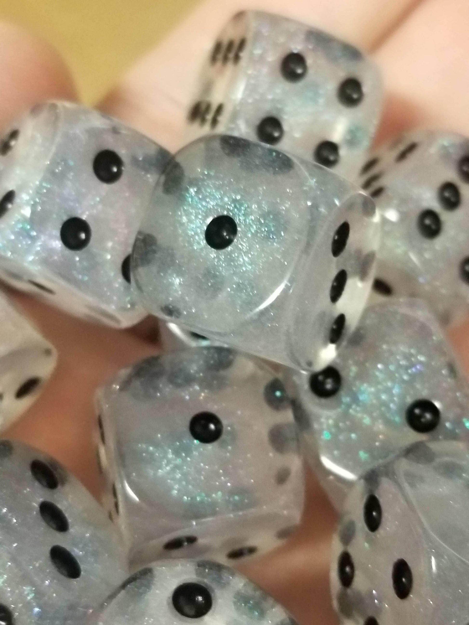 The Time Walker | Clear Glitter 16mm d6 Dice w/Black - 1 Die