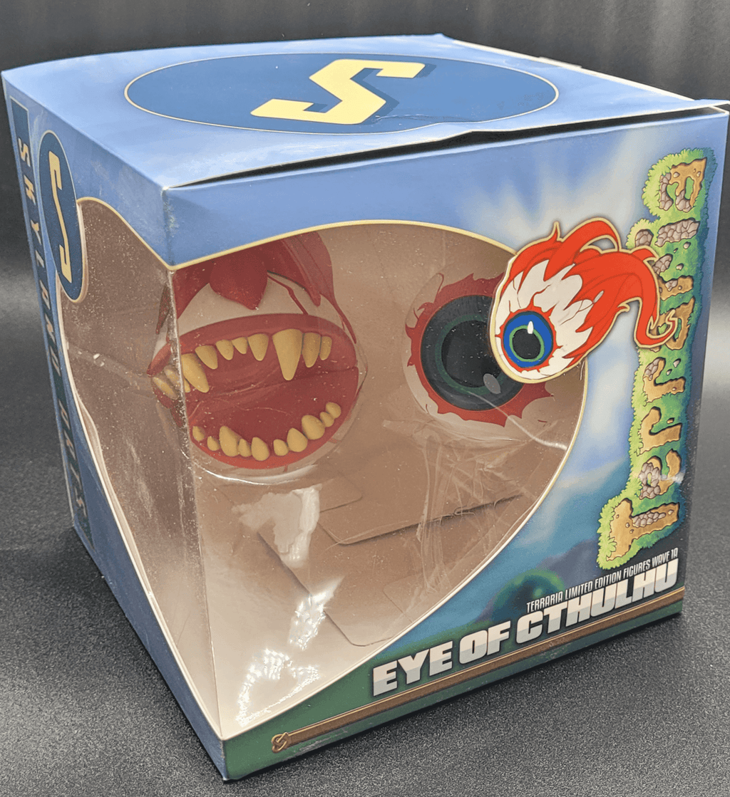 BACK IN STOCK in North America! Eye of Cthulhu Terraria Figure - 