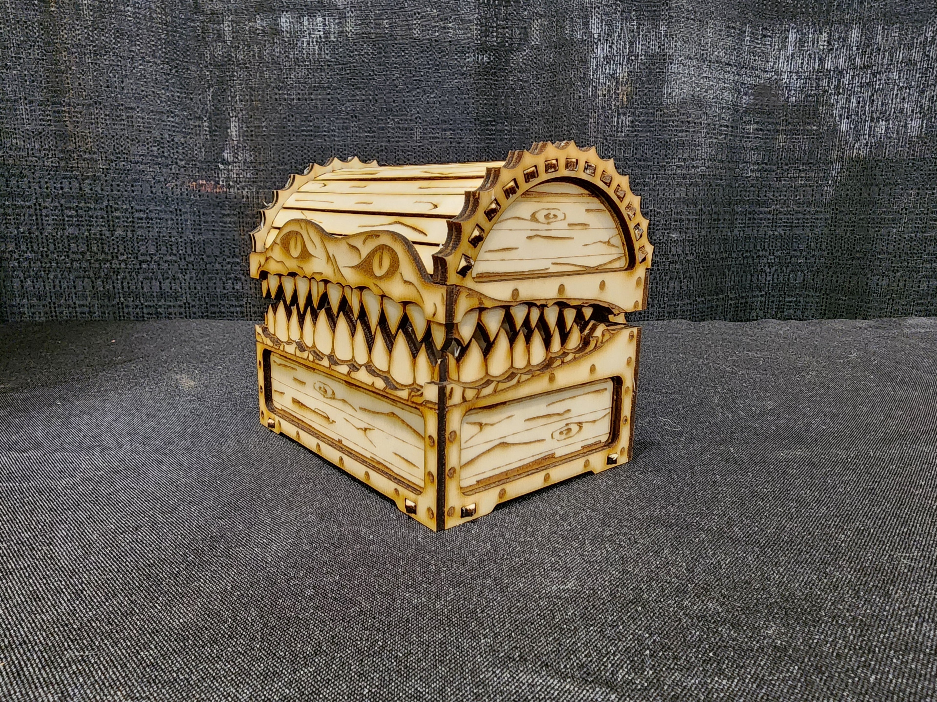Mimic Dice Chest