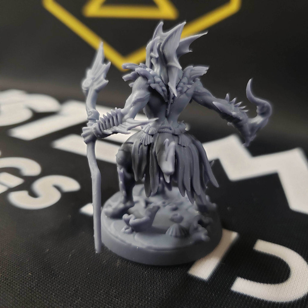 High-Tide Jurakin Mirmidon: Sculpt F (Female Merfolk Warrior) - With Helmet / Staff / Spell