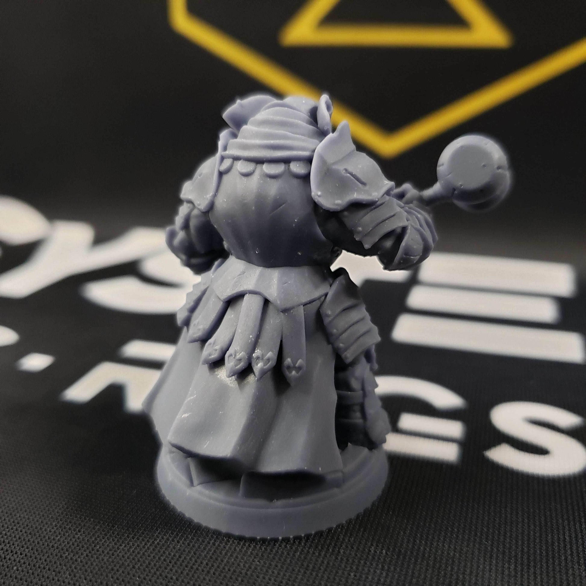 Ivory Sentinel - Sculpt F (Female Loxodon Warrior) - With Helmet / Two-Handed Maul